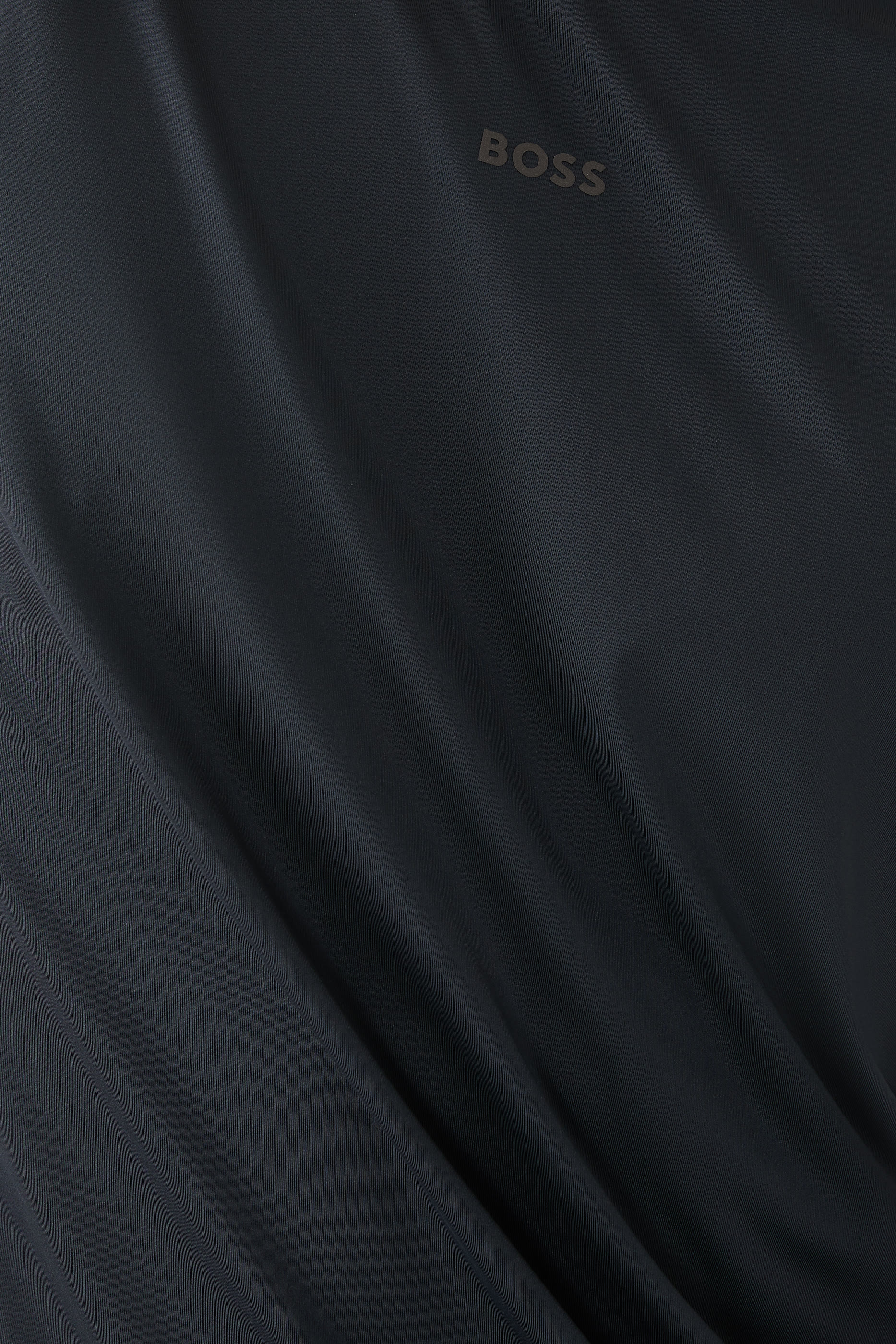 تيشيرت رياضي بقصة عادية