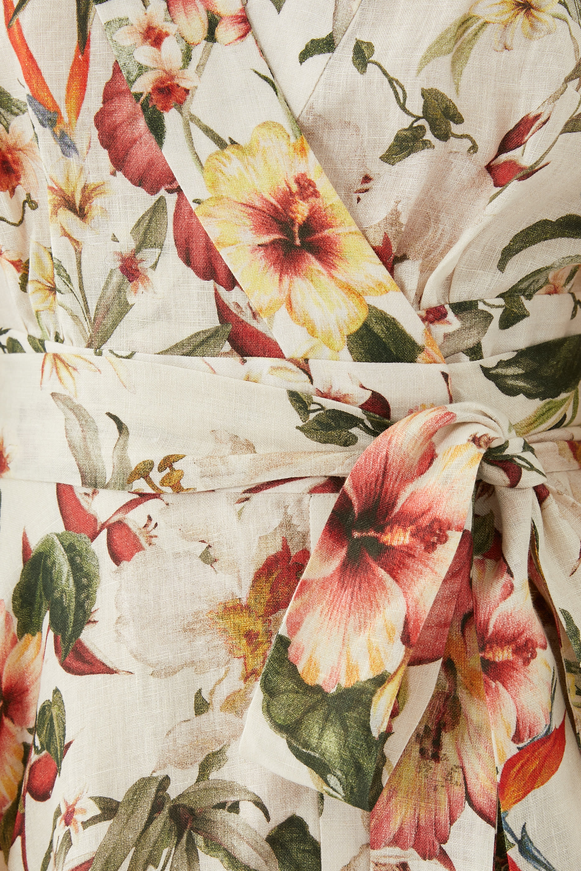 فستان ليكسي قصير بتصميم ملفوف