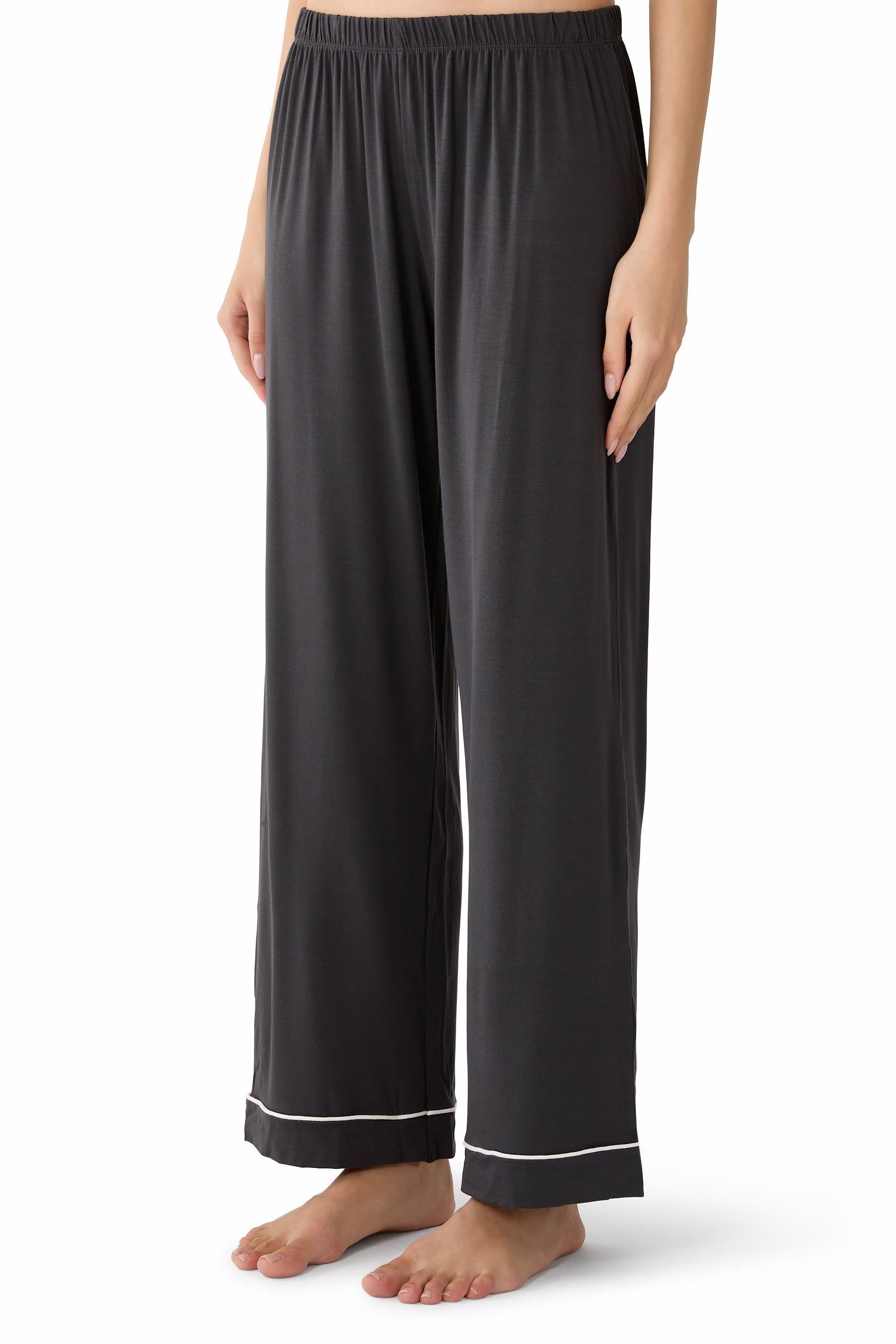 طقم بيجامة بقصة مريحة وحواف ملفوفة بلون مغاير جيرسيه