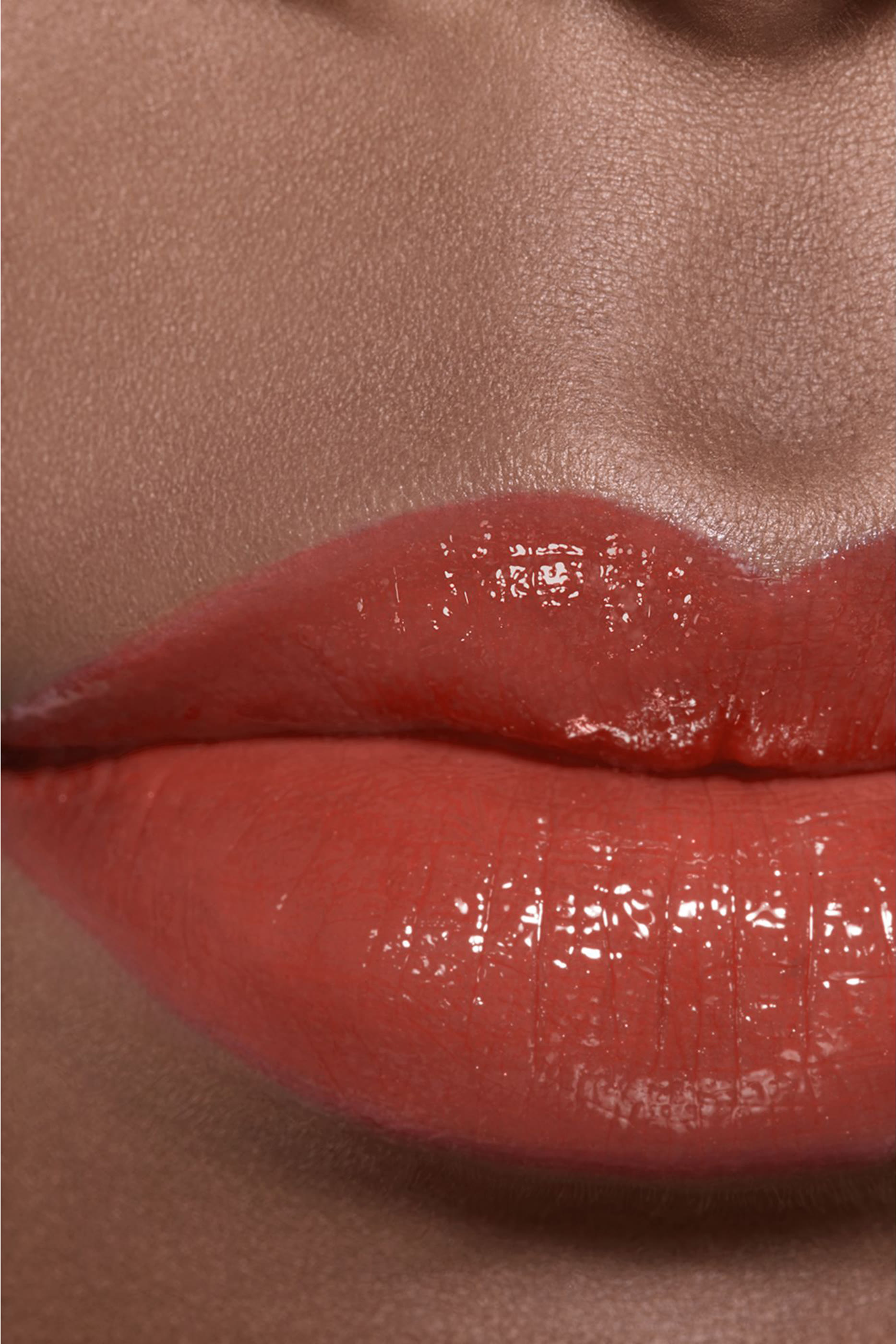 أحمر شفاه ROUGE COCO FLASH Colour, Shine, Intensity In A Flash