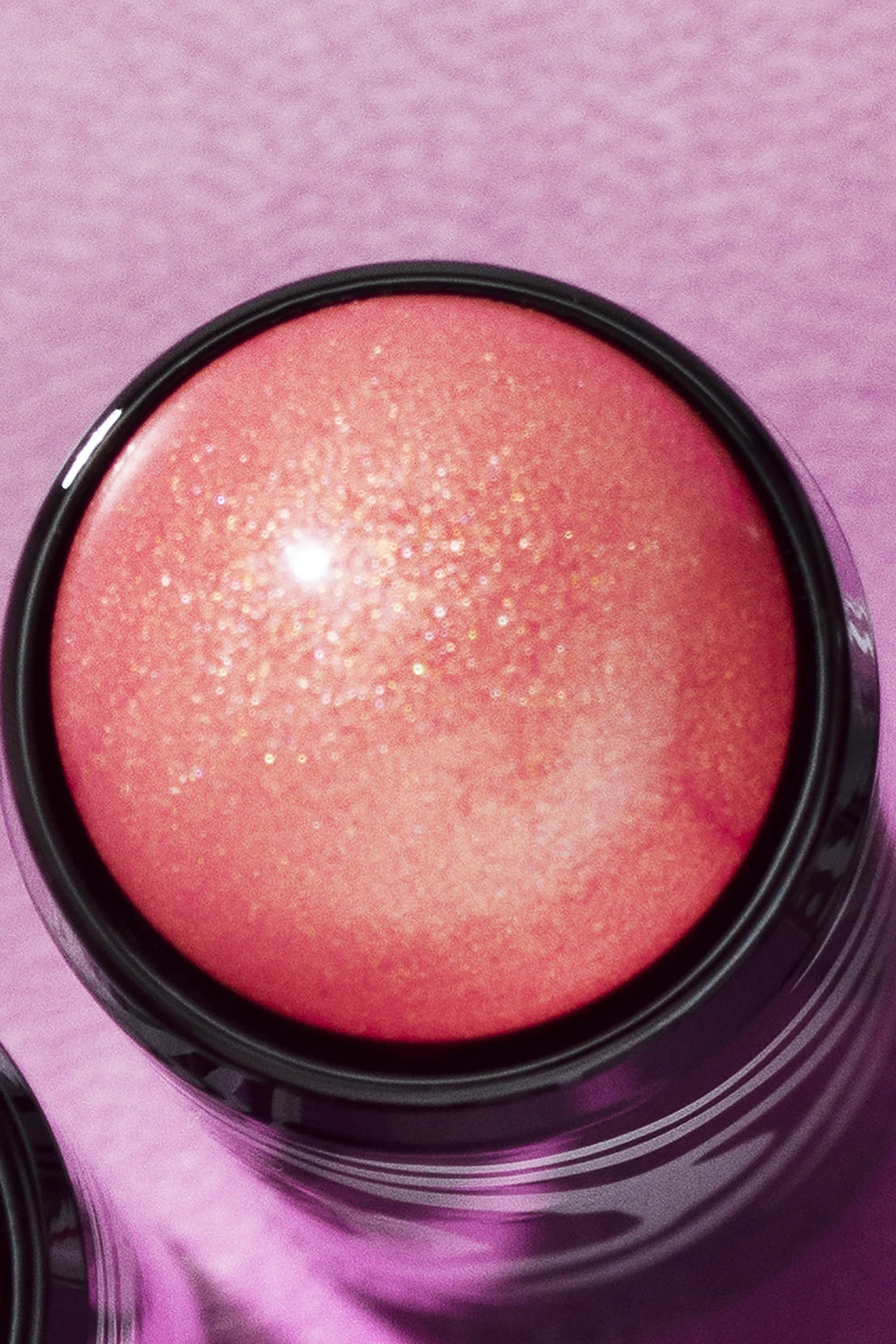 أحمر خدود فيتو بلش تويست