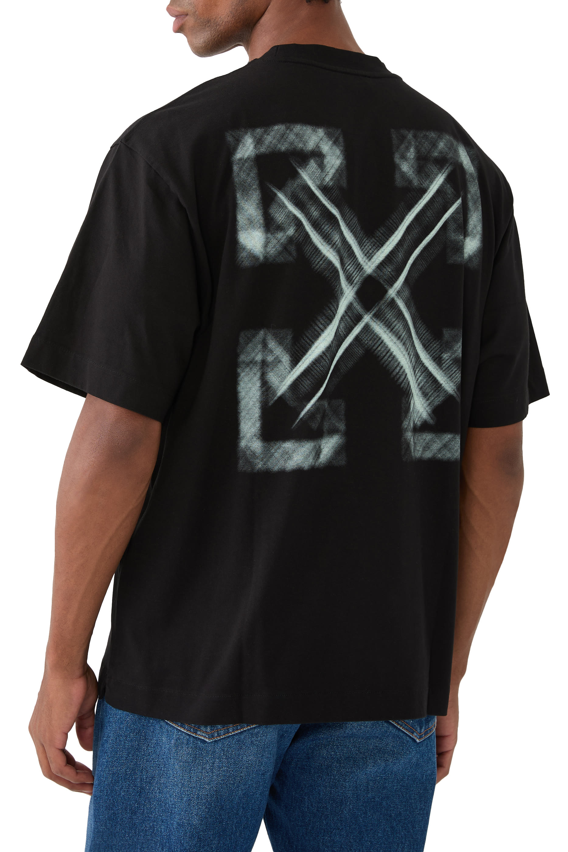 تيشيرت سكيت بشعار الأسهم بتصميم مشوش