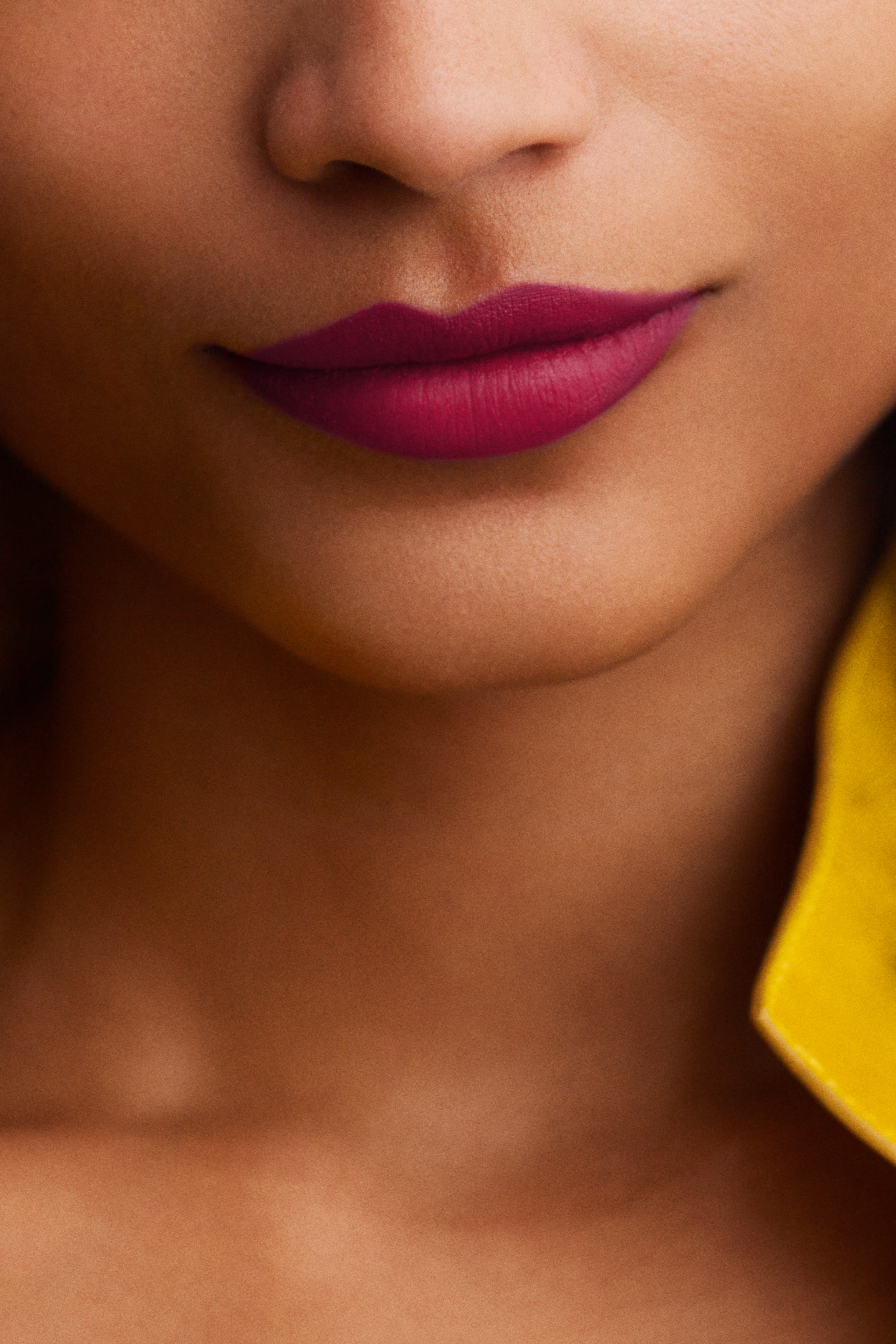 أحمر شفاه روج غير لامع درجة روز نوي