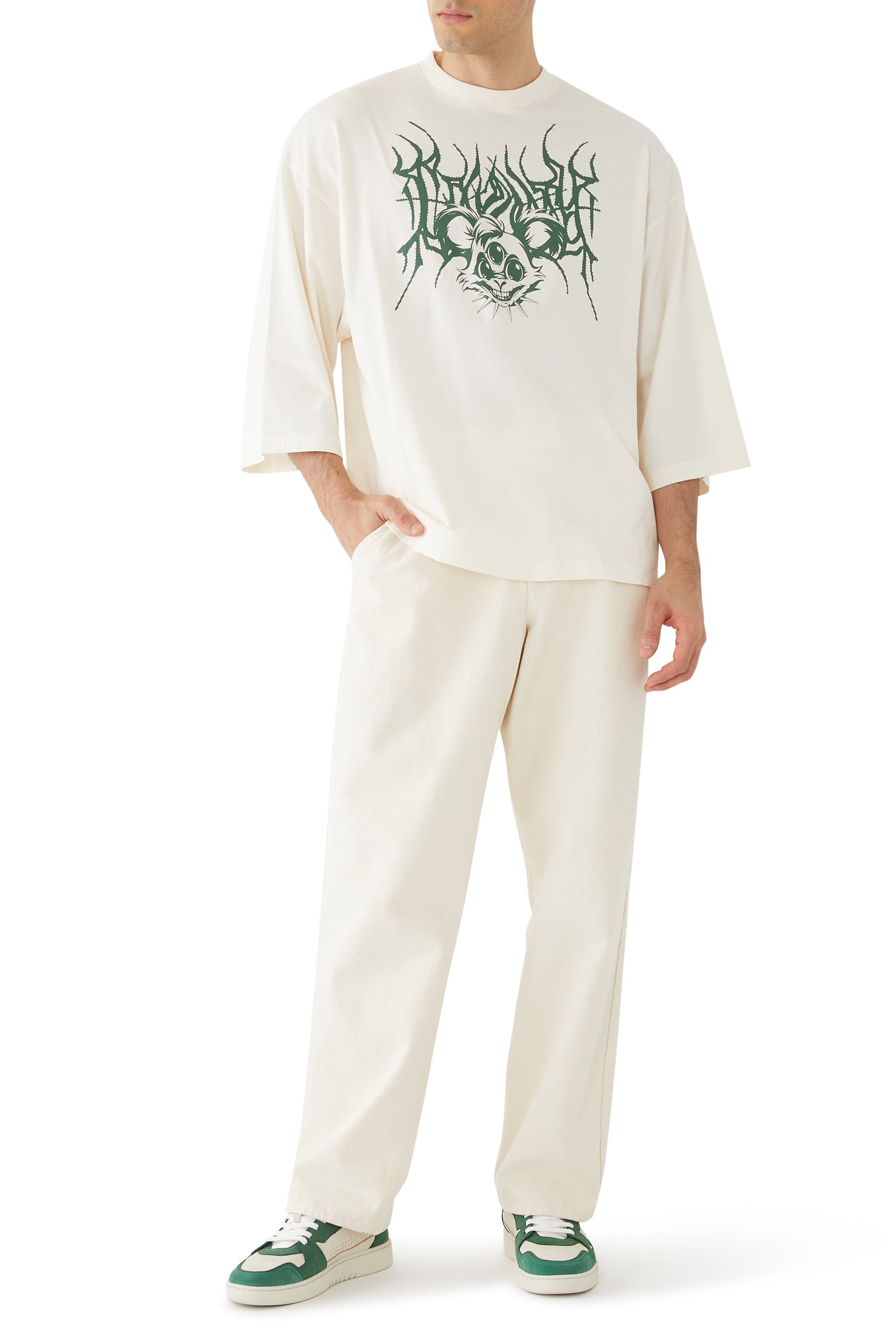 تيشيرت بأكمام قصيرة