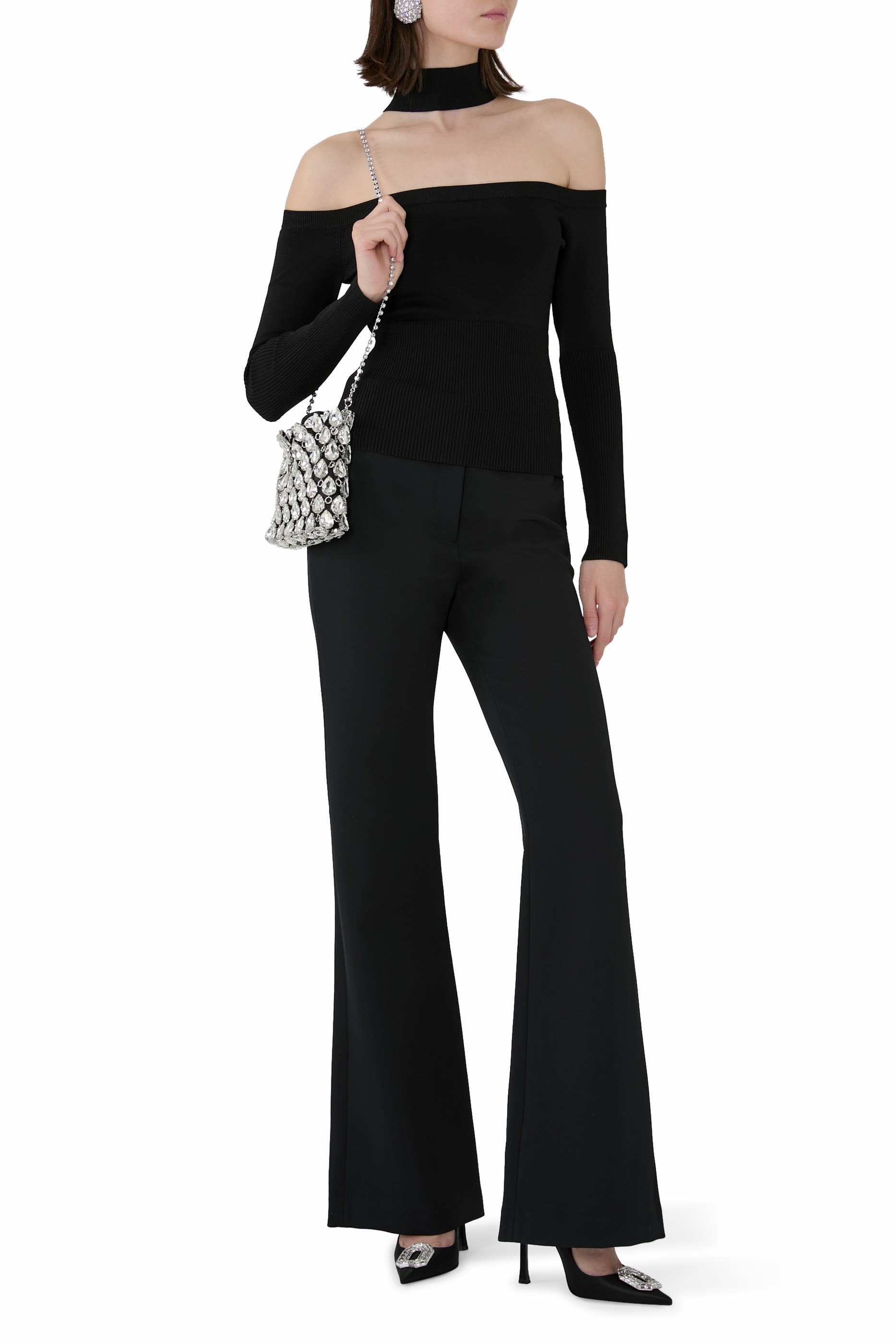 بلوزة ليلا بأكتاف مكشوفة