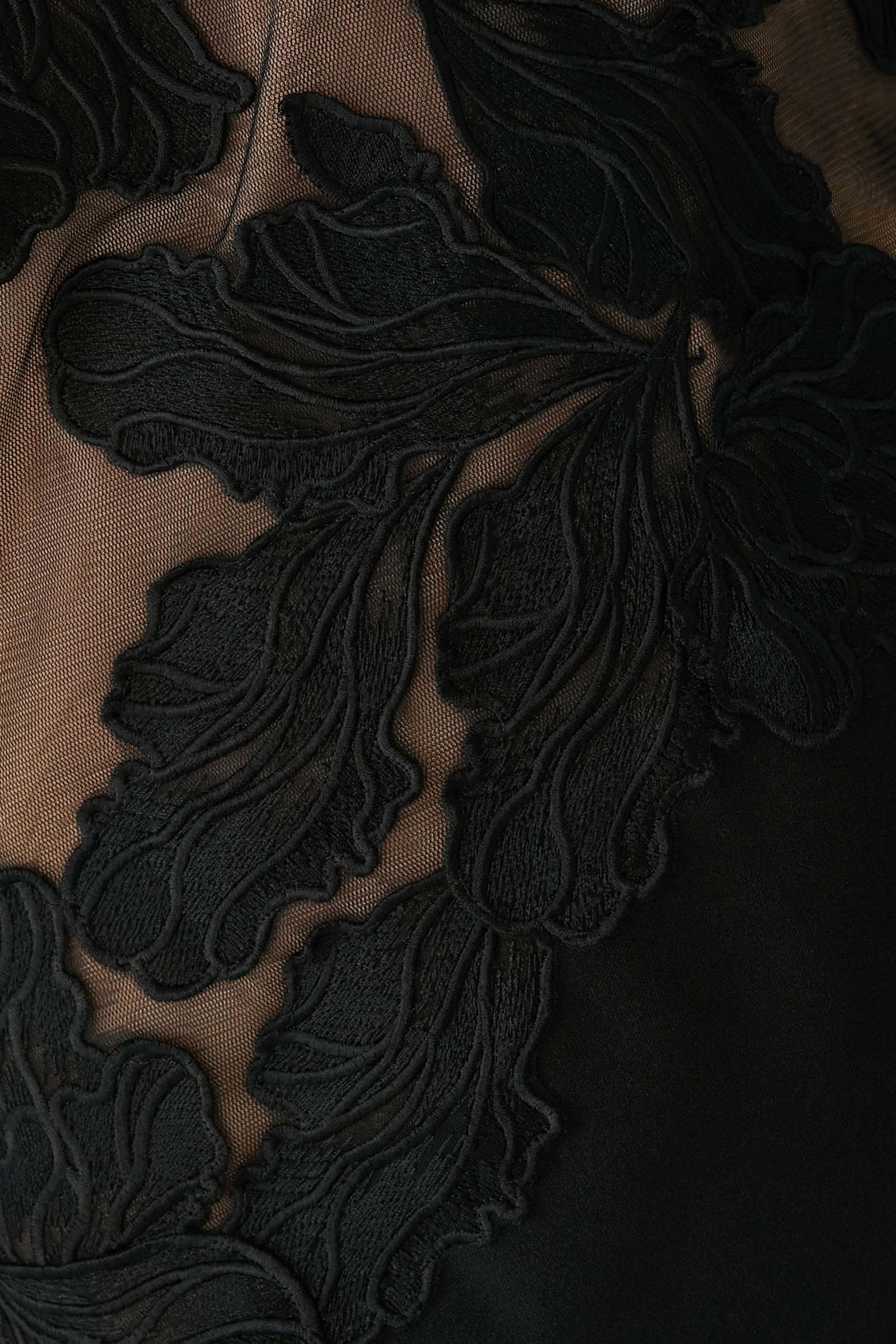 فستان كازيل بصدرية إيلوجن مطرزة