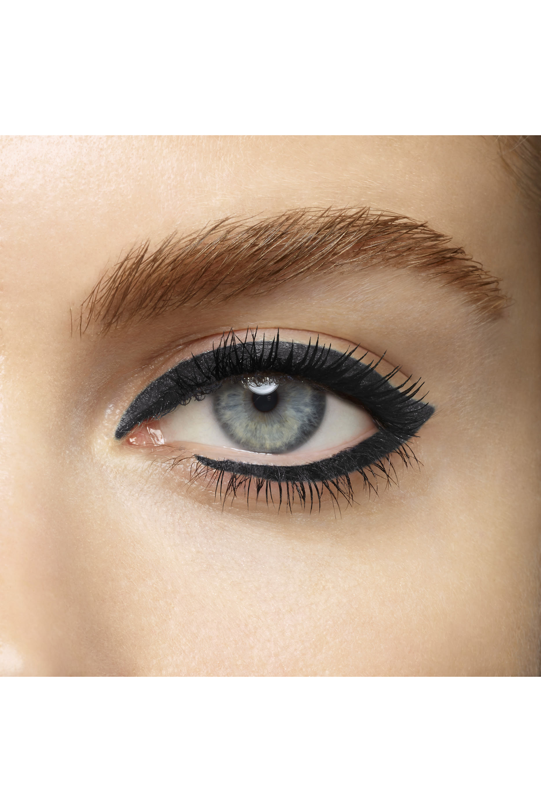 قلم تحديد العيون ديزين دو ريغارد مقاوم للماء