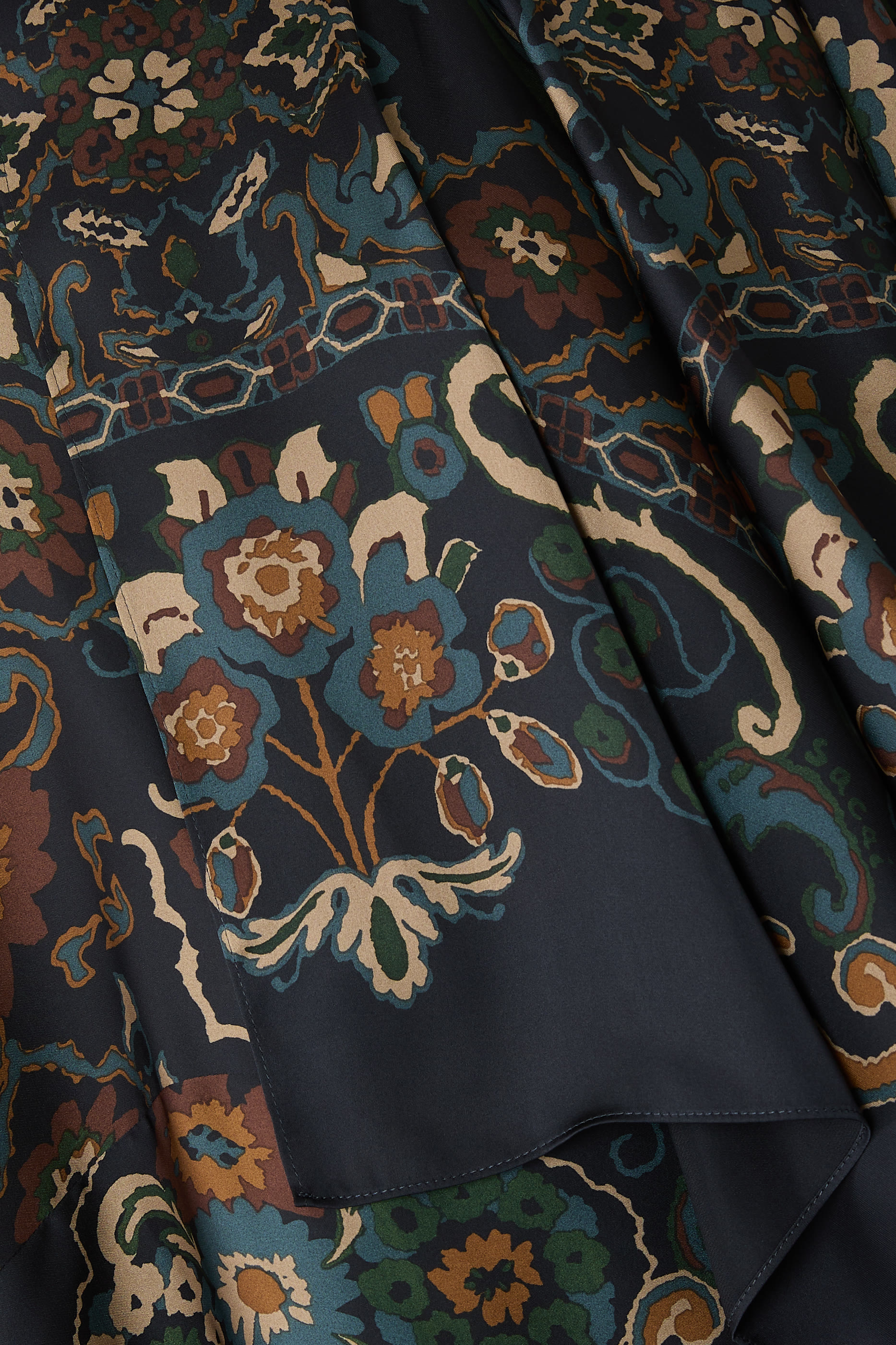 قميص بطبعة أزهار 