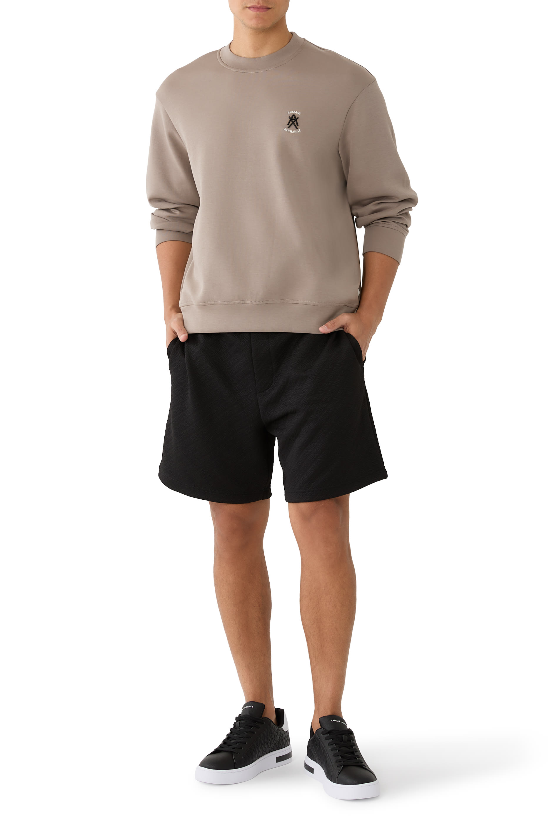 سويت شيرت بشعار حرفي الماركة