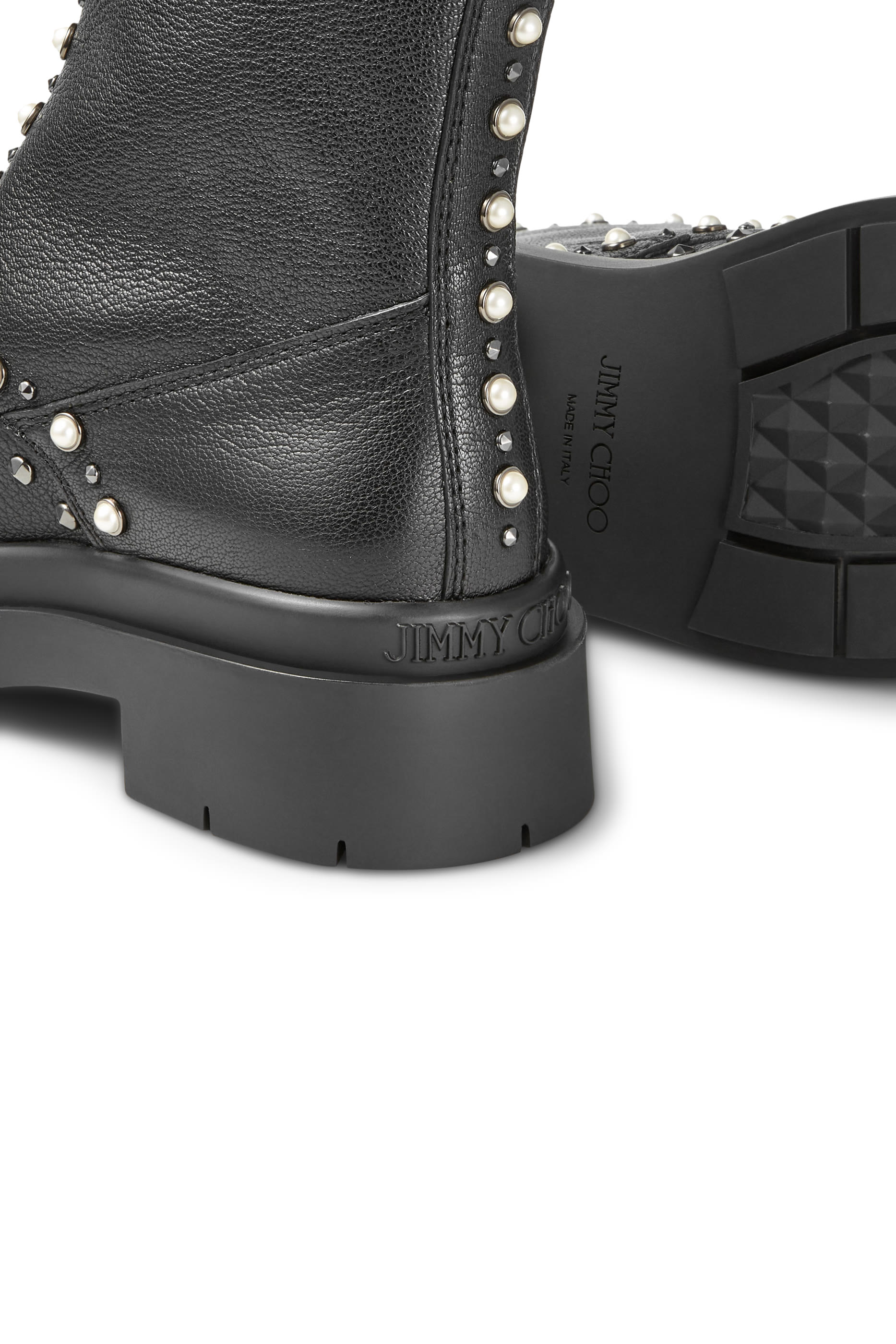 بوت نولا 50 جلد مزين باللؤلؤ