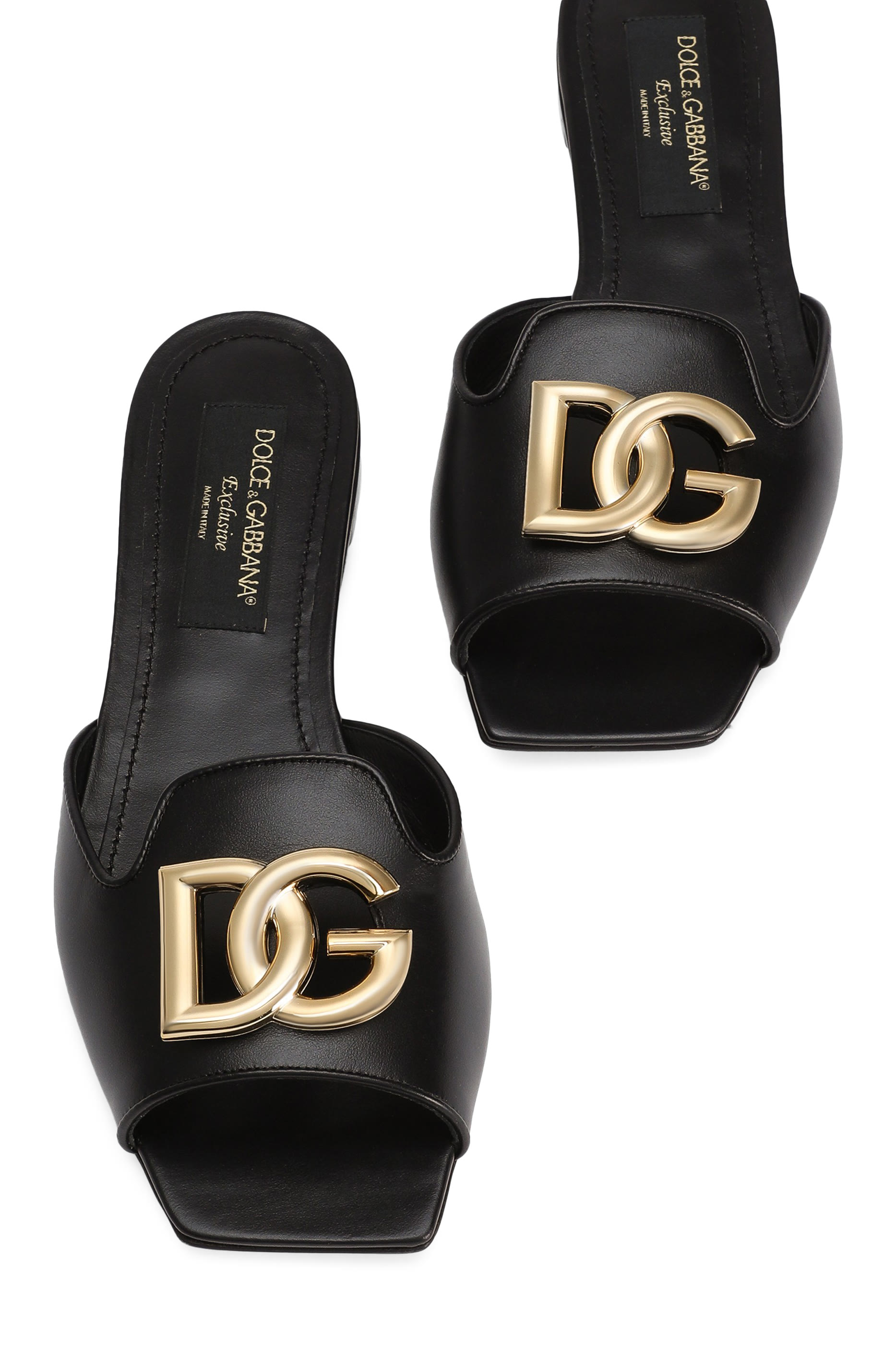 صندل خفيف بشعار الماركة