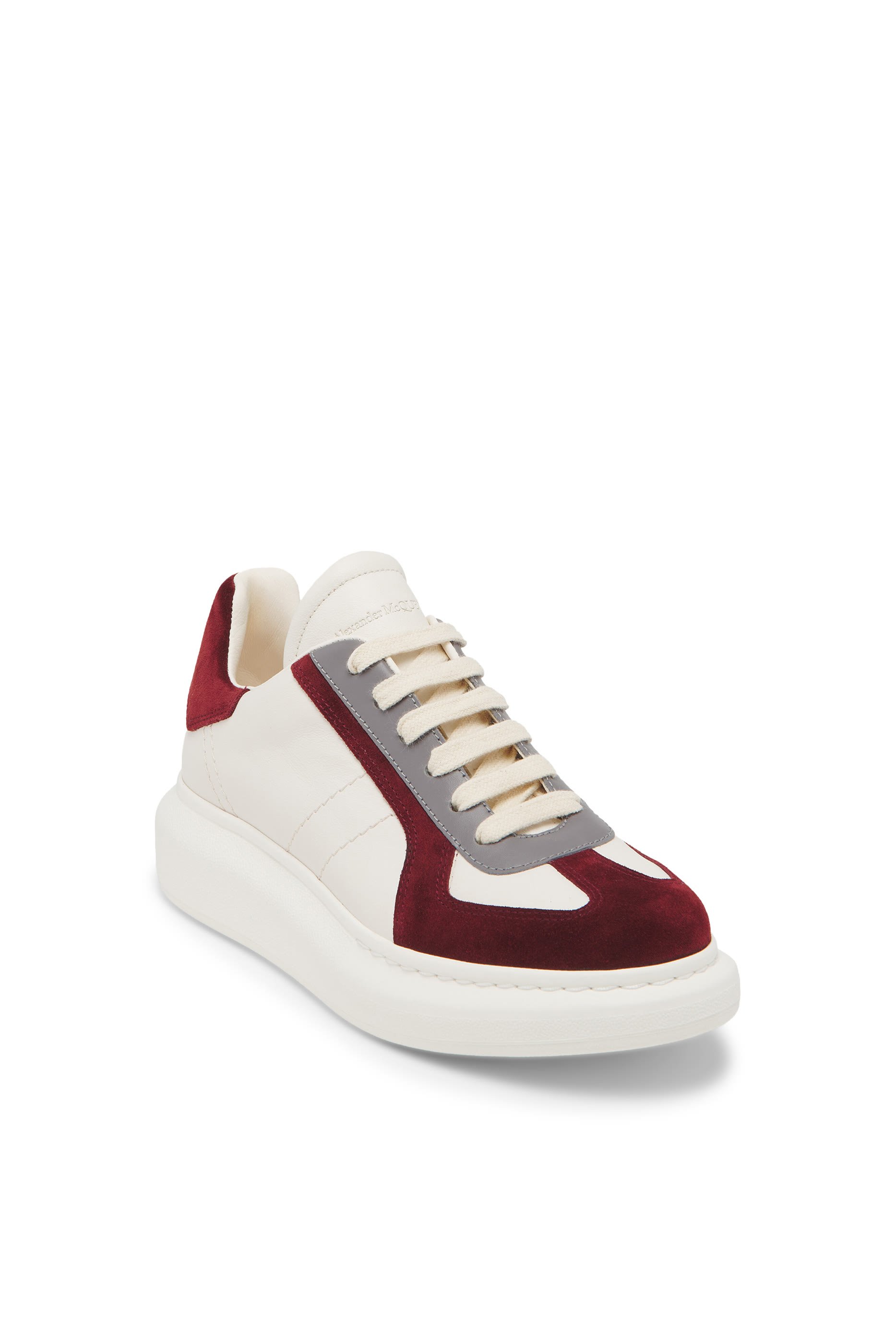 سنيكرز ريترو بنعل سميك