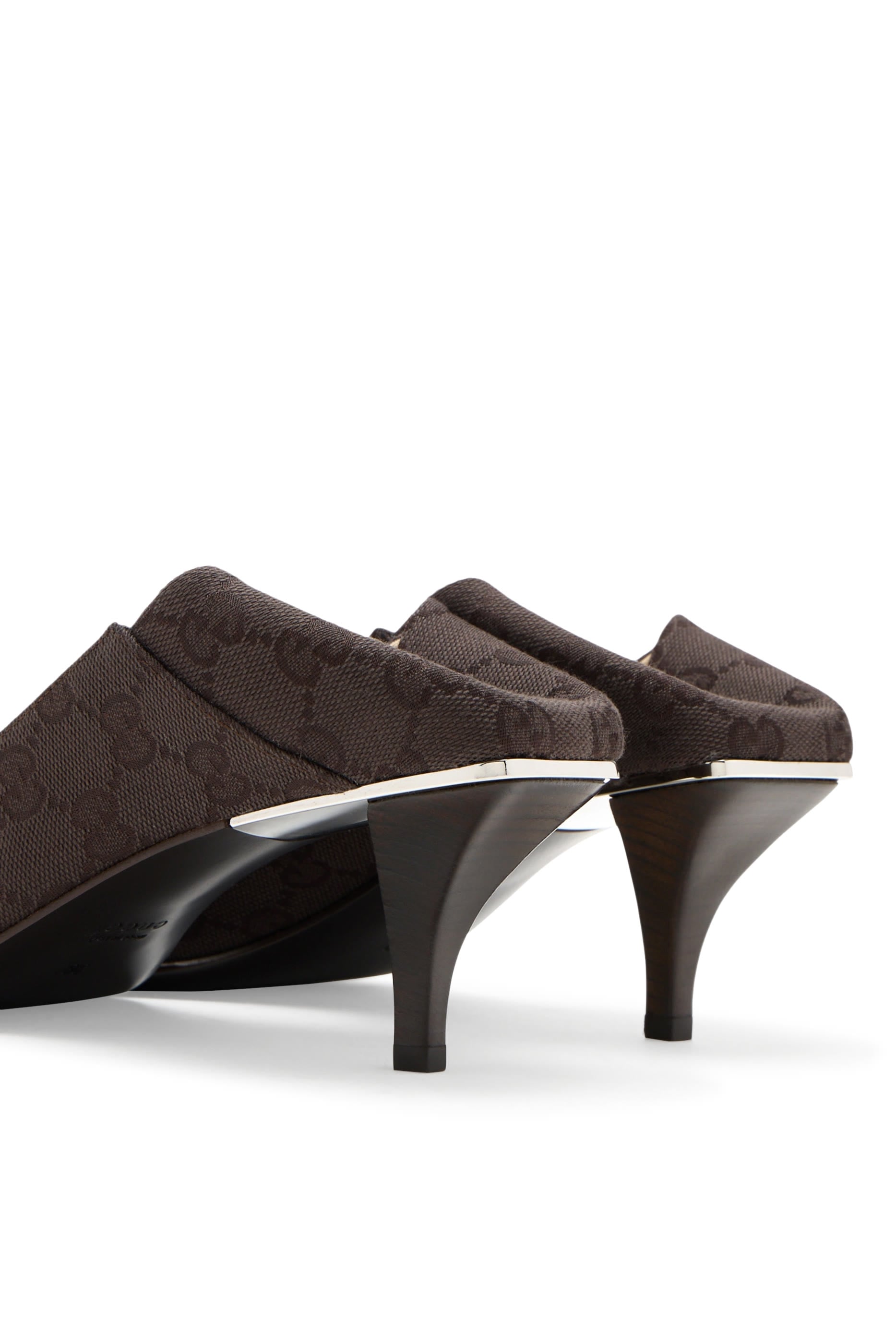 حذاء كلاسيك فيتوريا 55 بشعار الماركة 