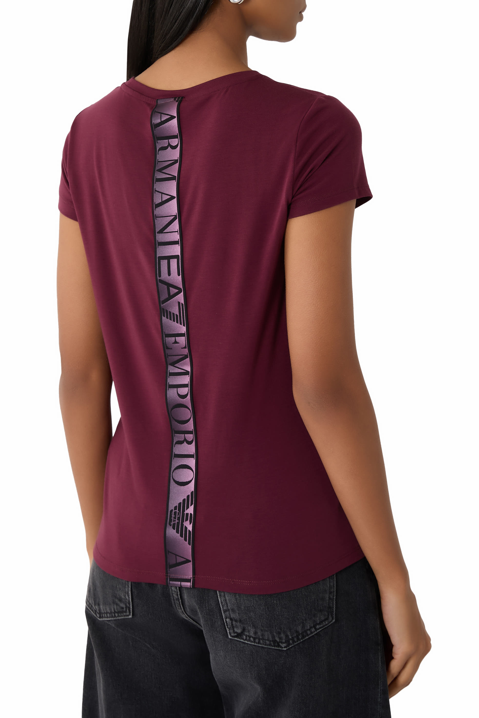 تيشيرت بشعار الماركة