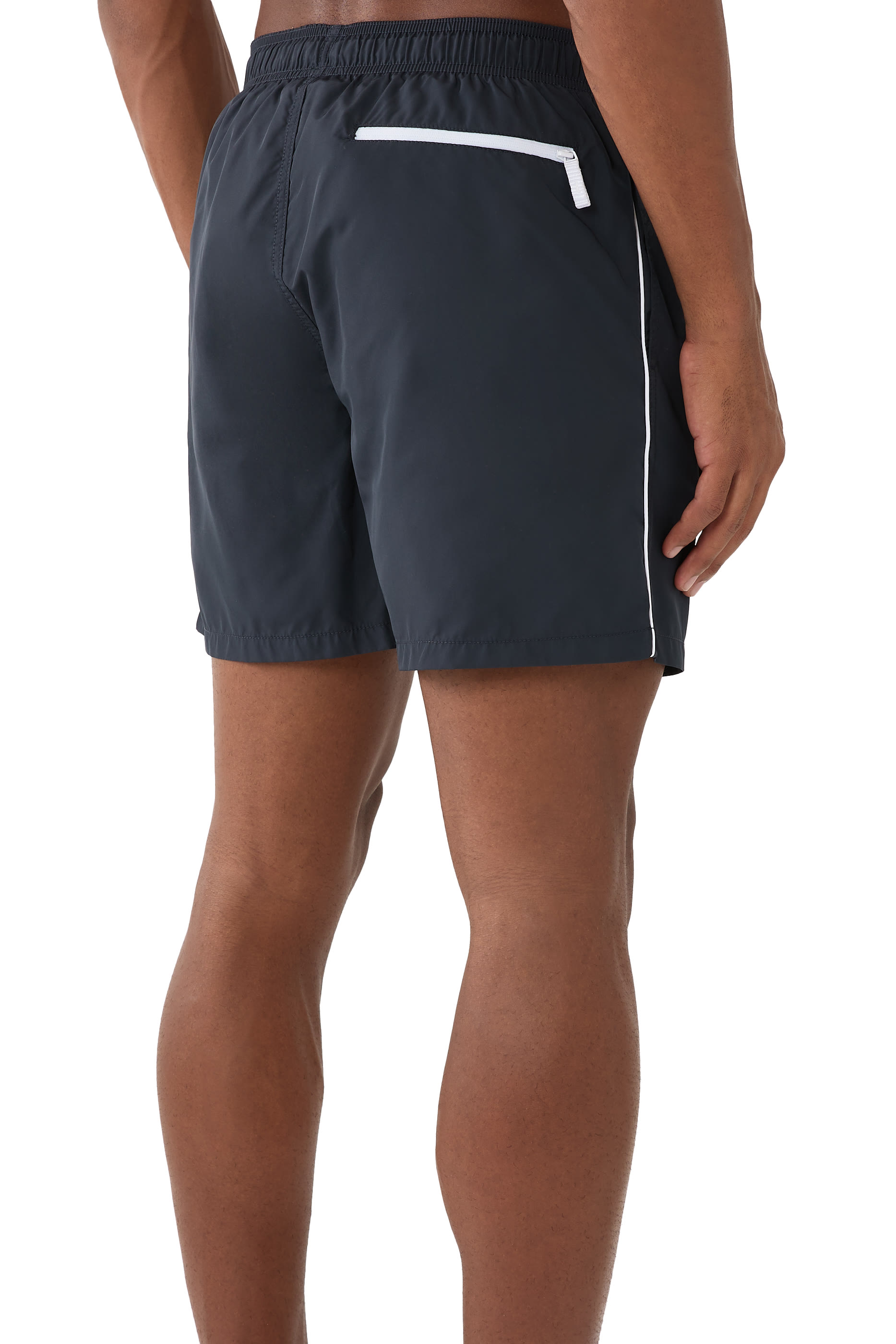 شورت سباحة بشعار الماركة