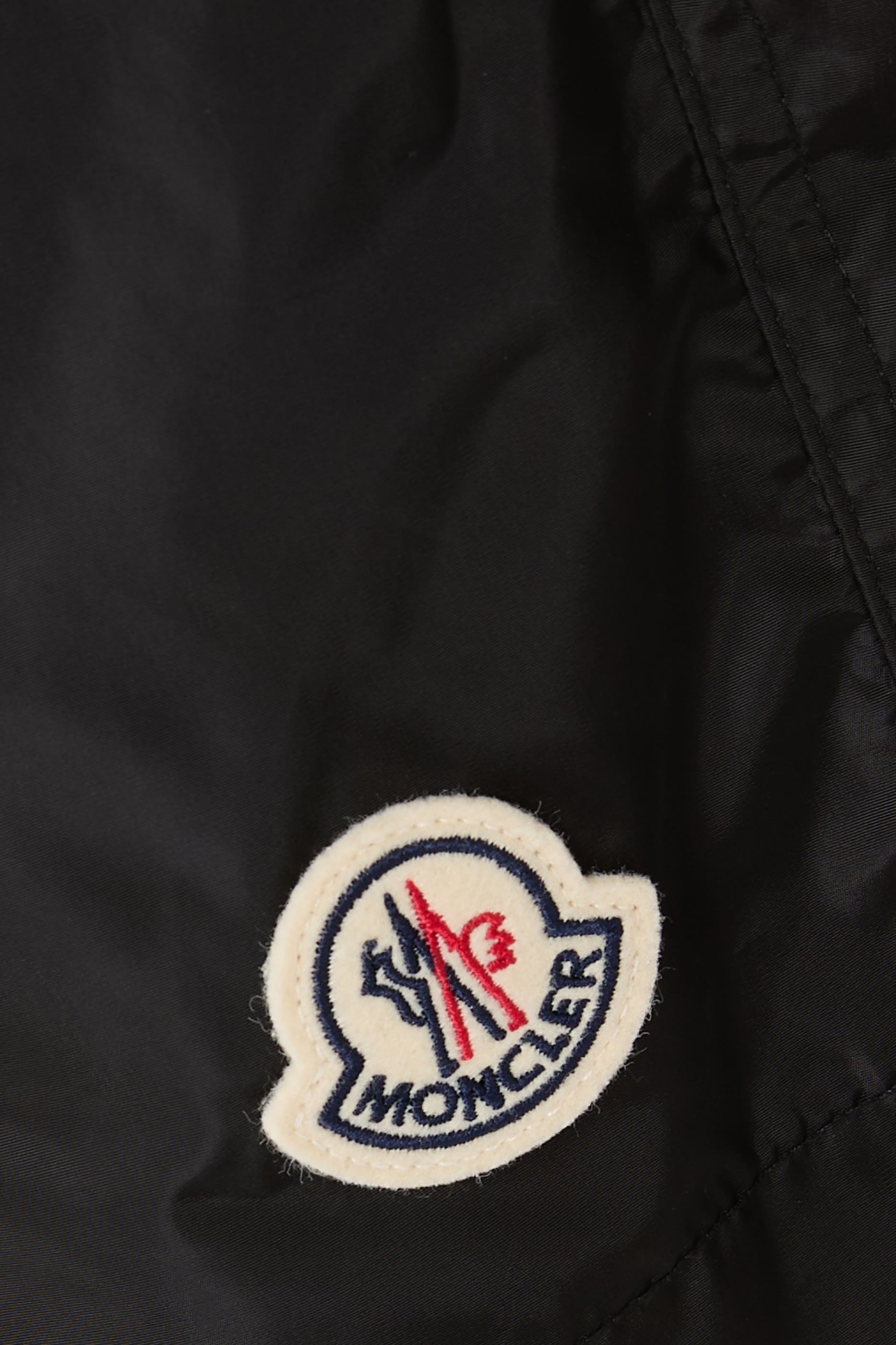 شورت سباحة برقعة شعار الماركة