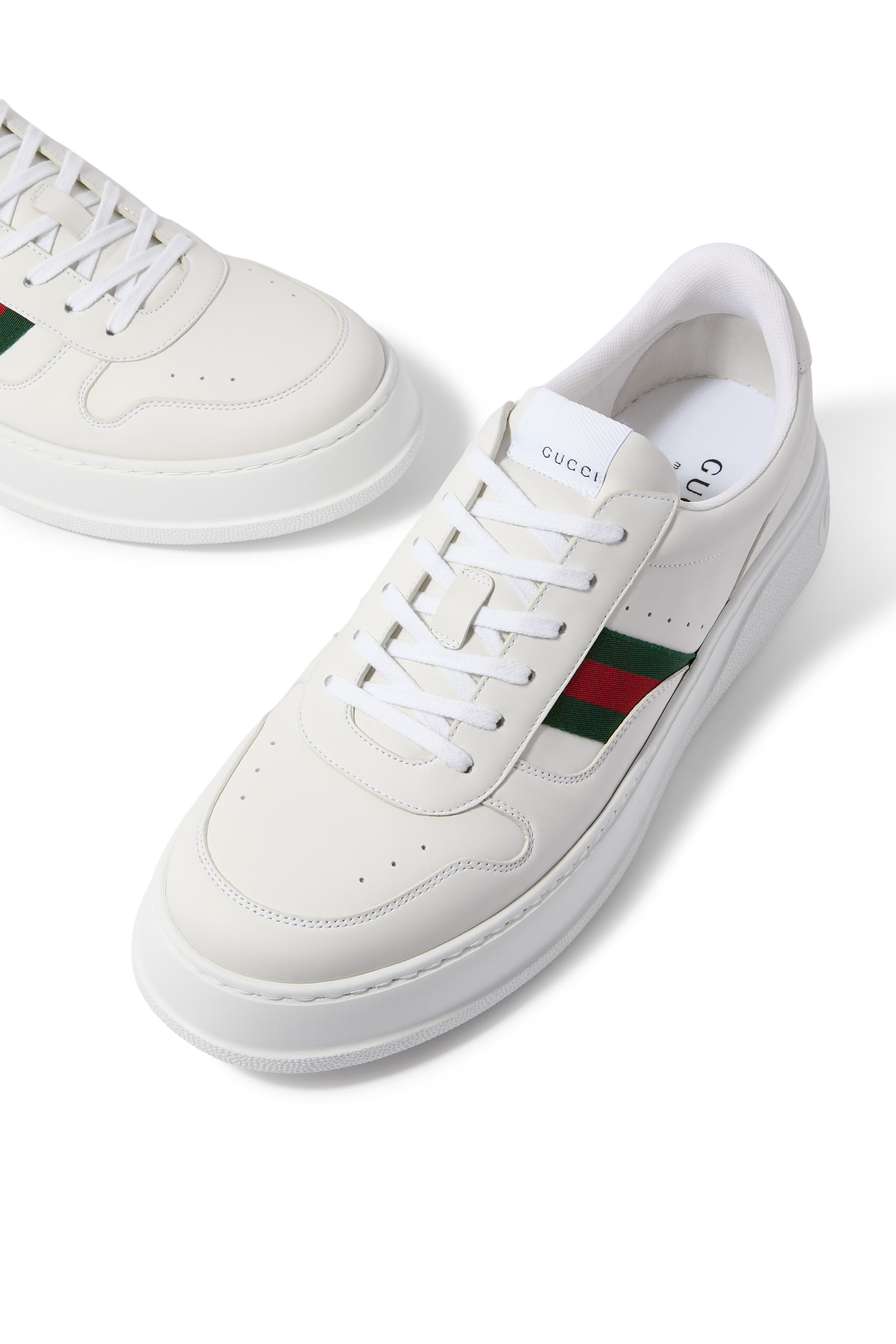 سنيكرز بنعل سميك