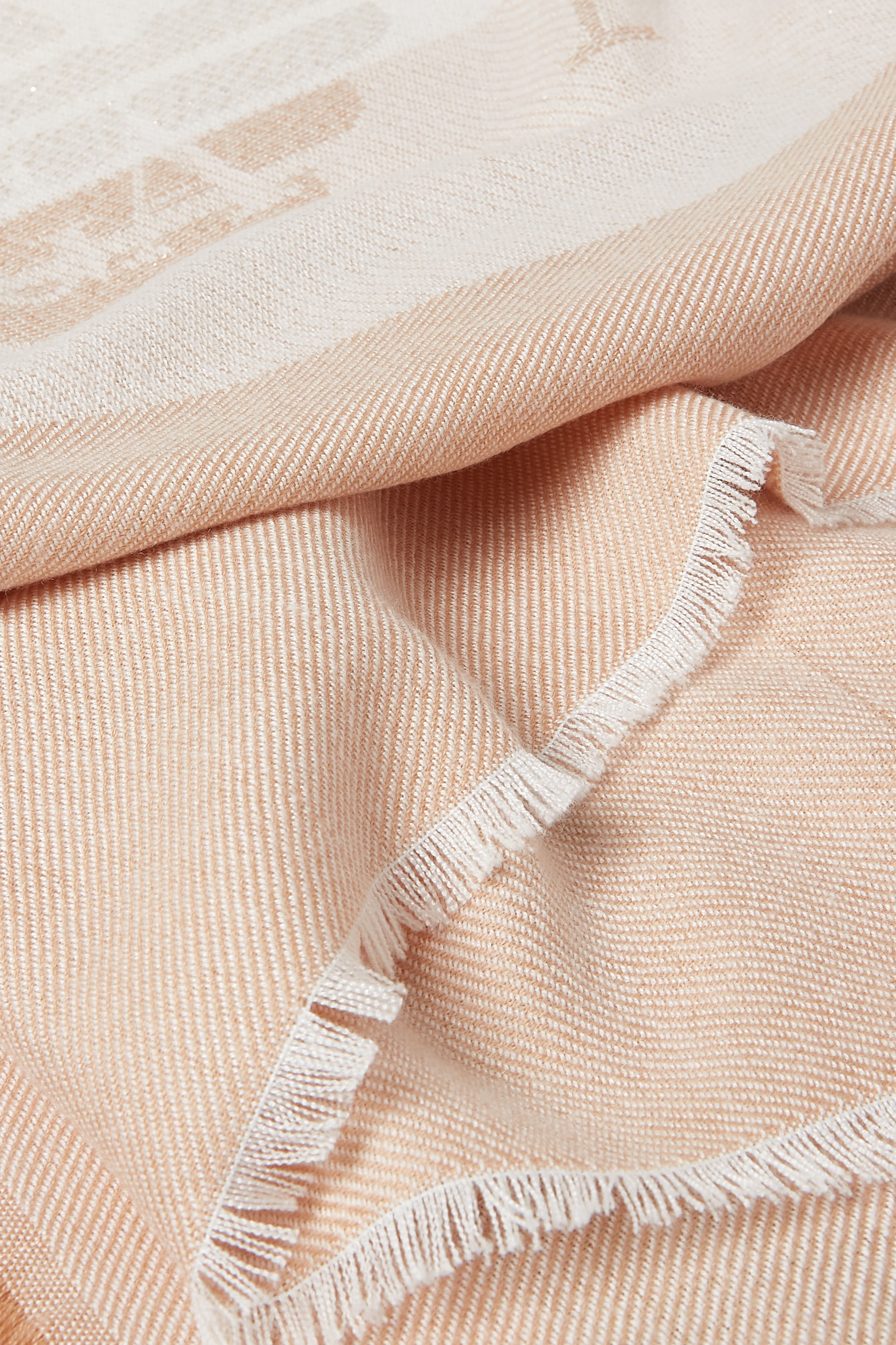 وشاح قطن مخطط بشعار الماركة