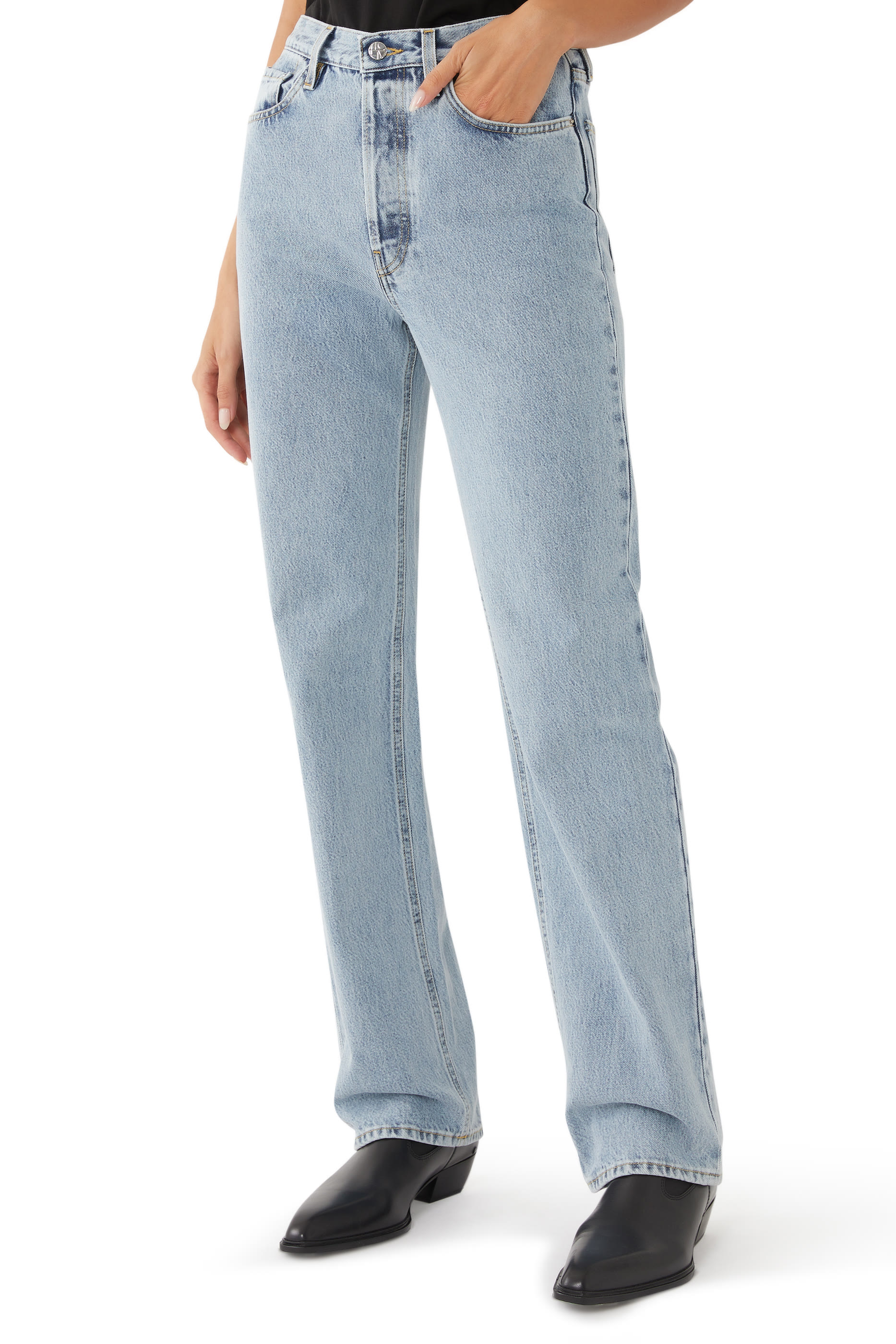 بنطال دنين بقصة كلاسيكية