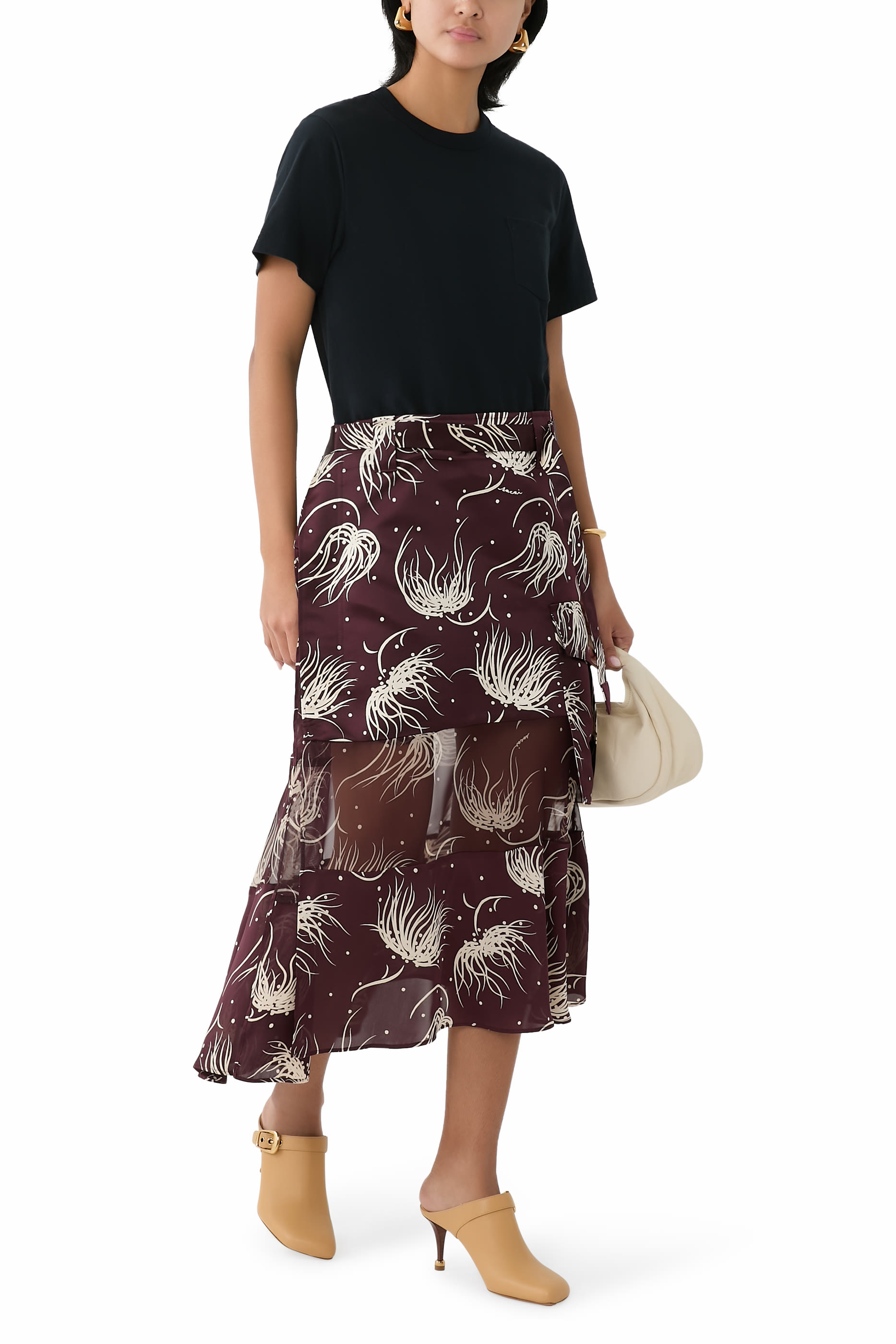 فستان بأكمام قصيرة