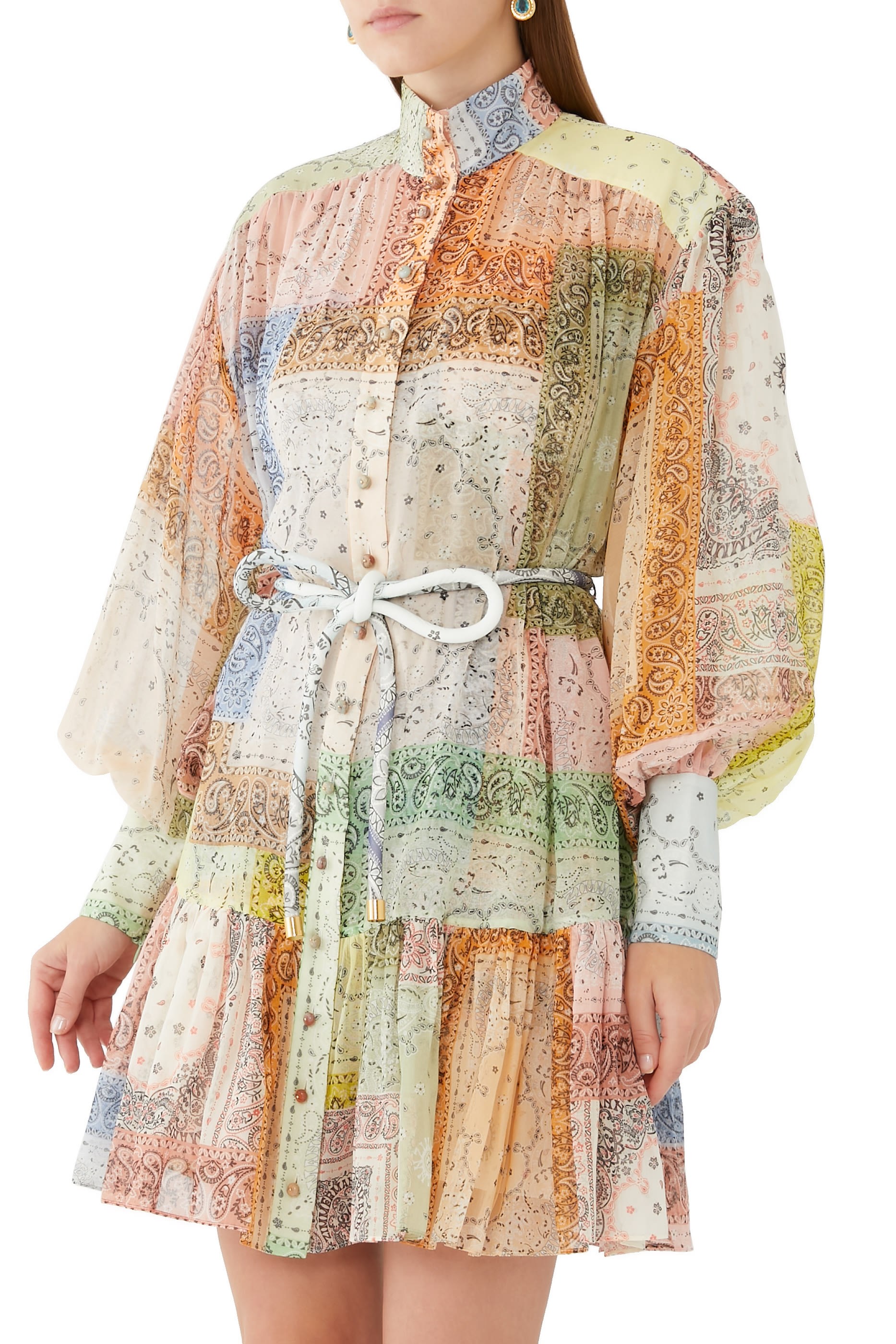 فستان ماتشميكر قصير بأكمام منفوخة