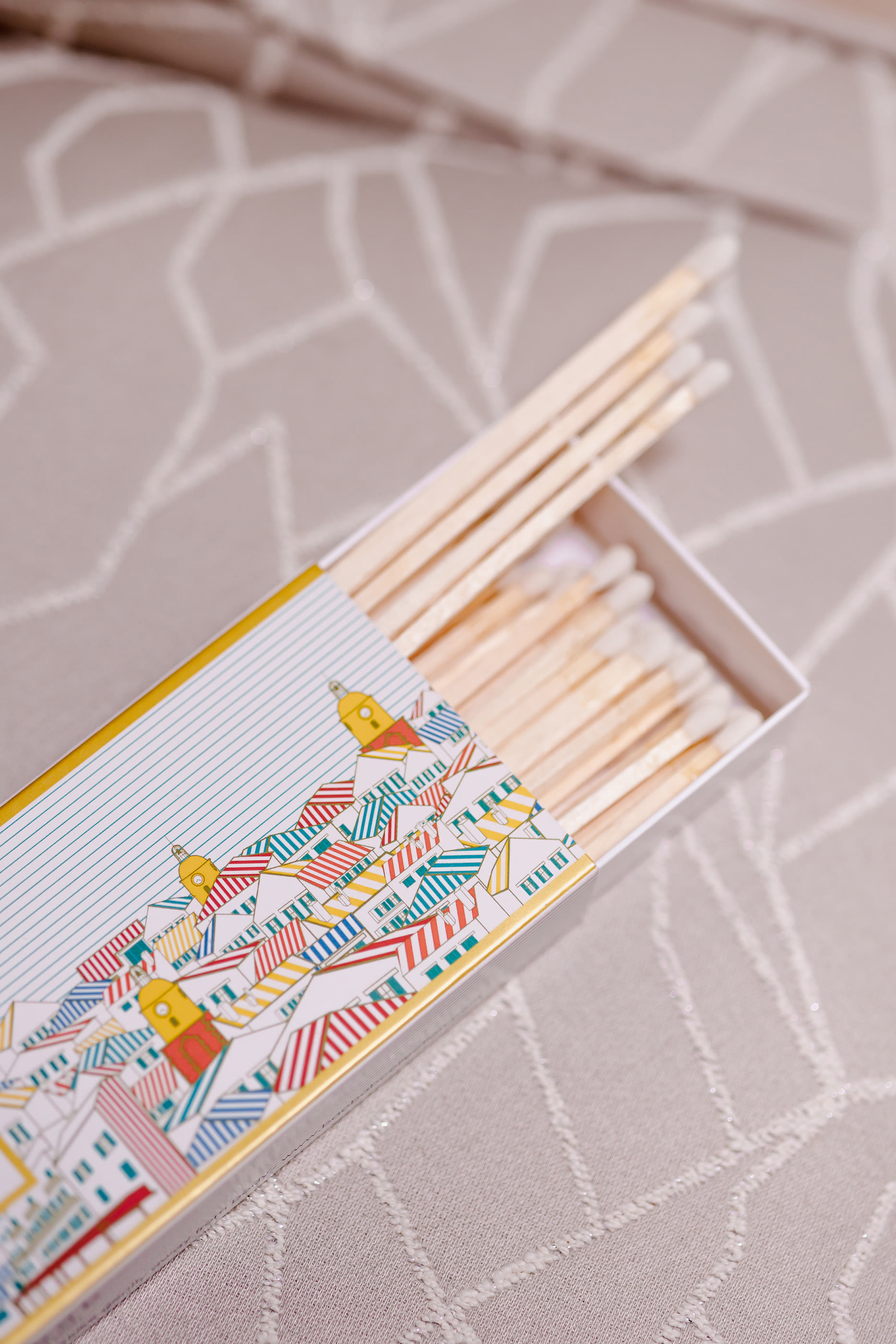 أعواد ثقاب ام اف بي آ سانت تروبيه