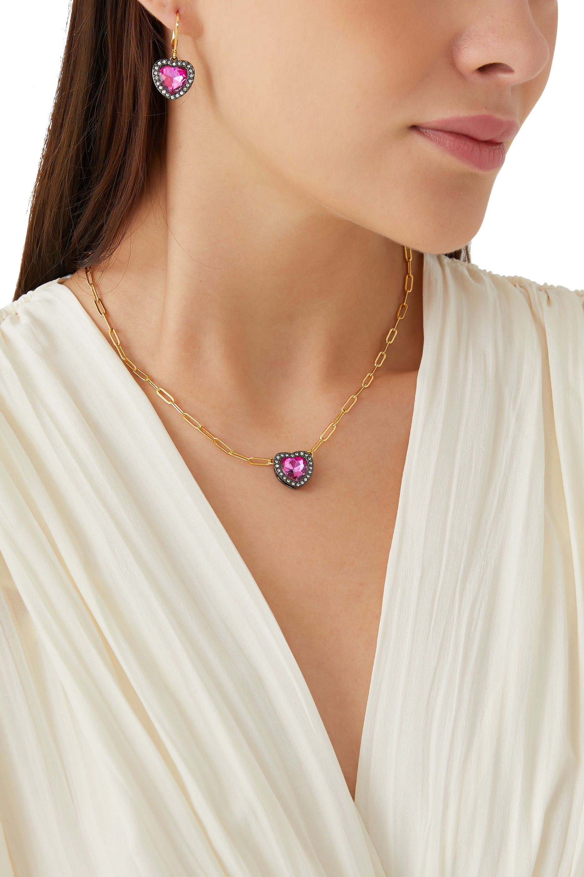 أقراط بتصميم قلب مرصعة بالكريستال