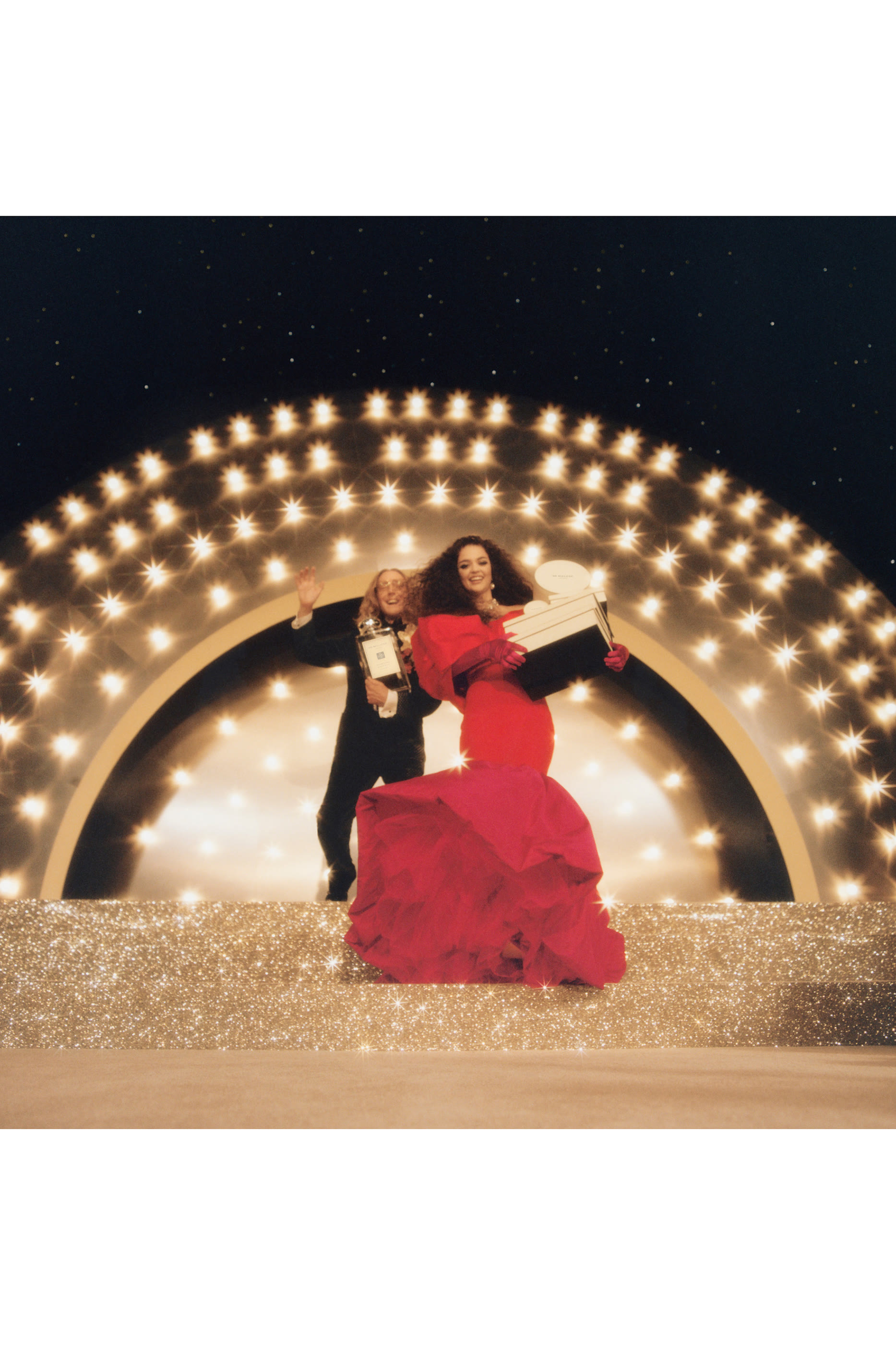 مجموعة هدايا بتصميم كسارة بإصدار للكريسماس