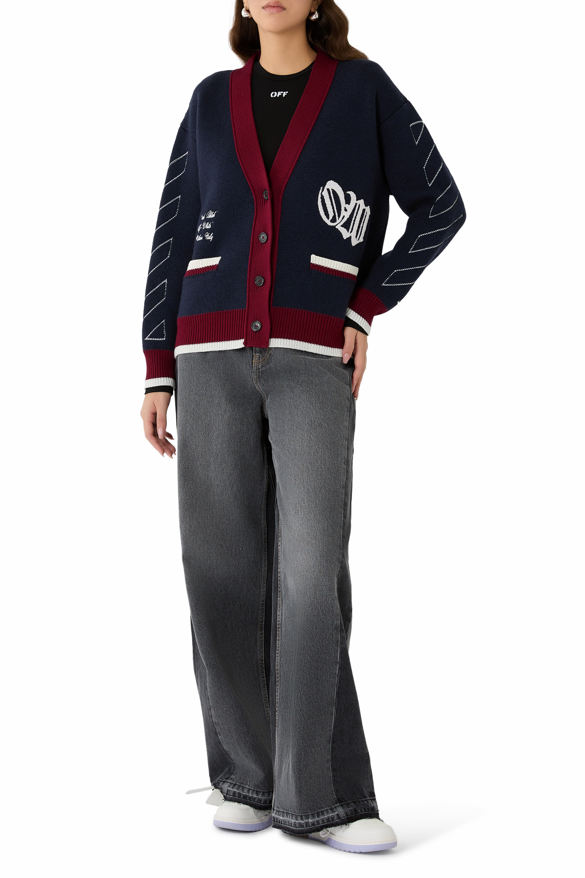 كارديغان بتصميم جامعي جاكار منسوج