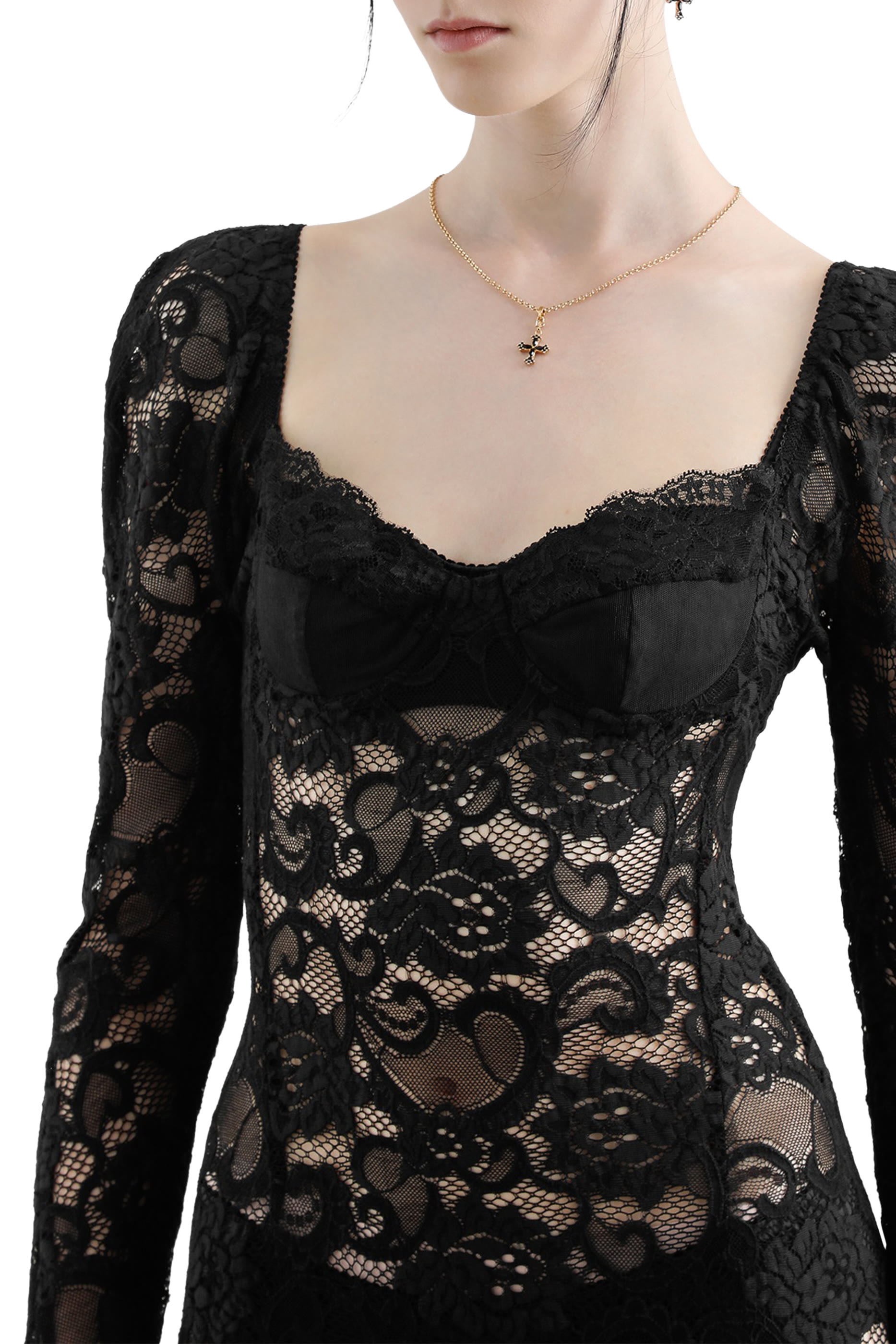 فستان دانتيل متوسط الطول