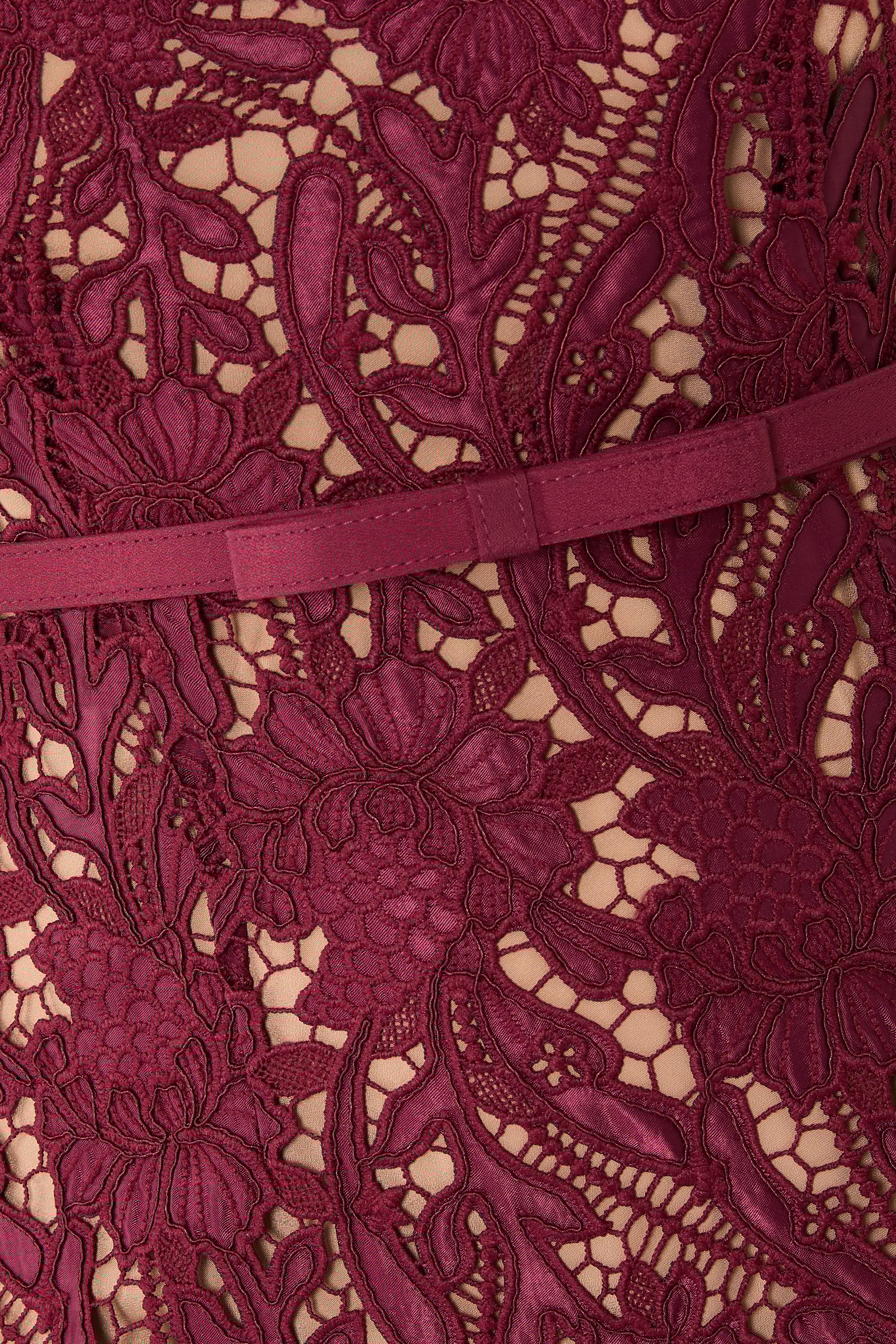 فستان متوسط الطول دانتيل جوبير