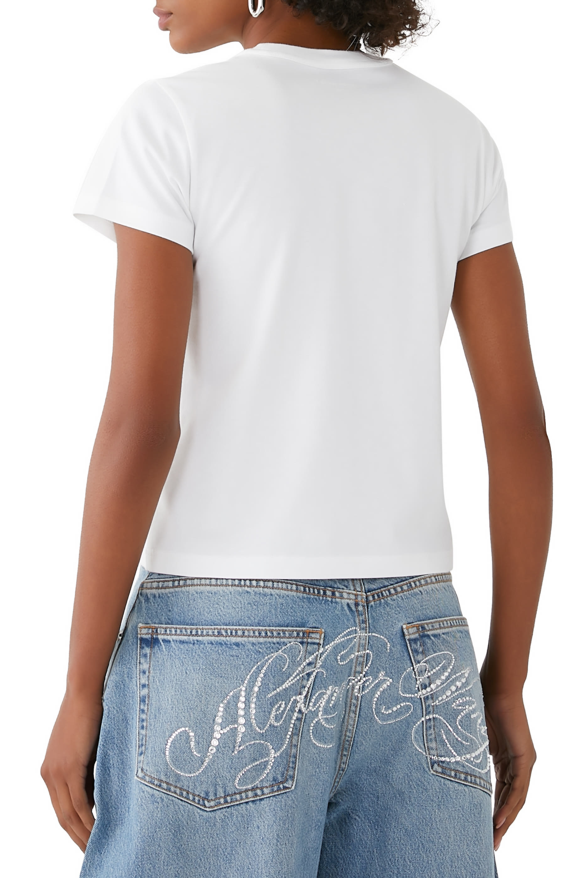 تيشيرت ايسنشال جاي اس في بياقة مستديرة وقصة قصيرة وشعار الماركة بتصميم منفوخ