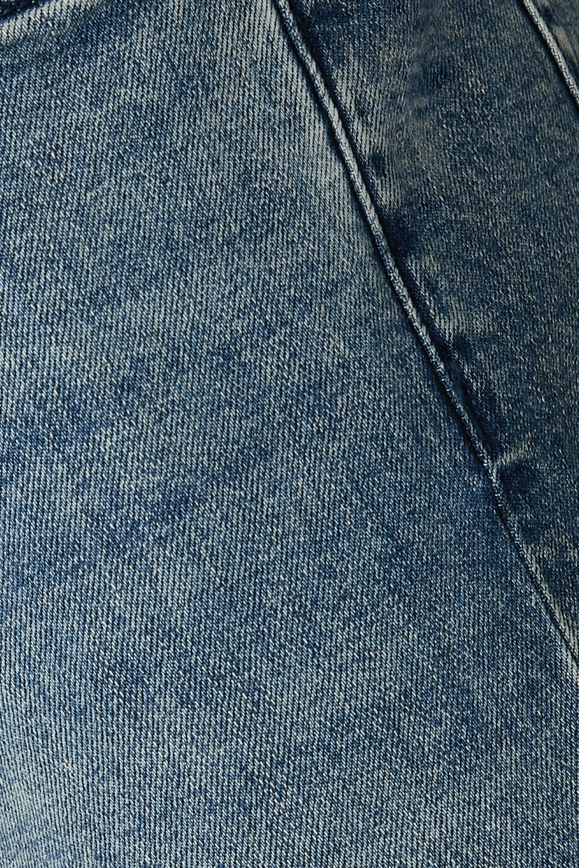 بنطال جينز فيت 4 بقصة ساق مستقيمة