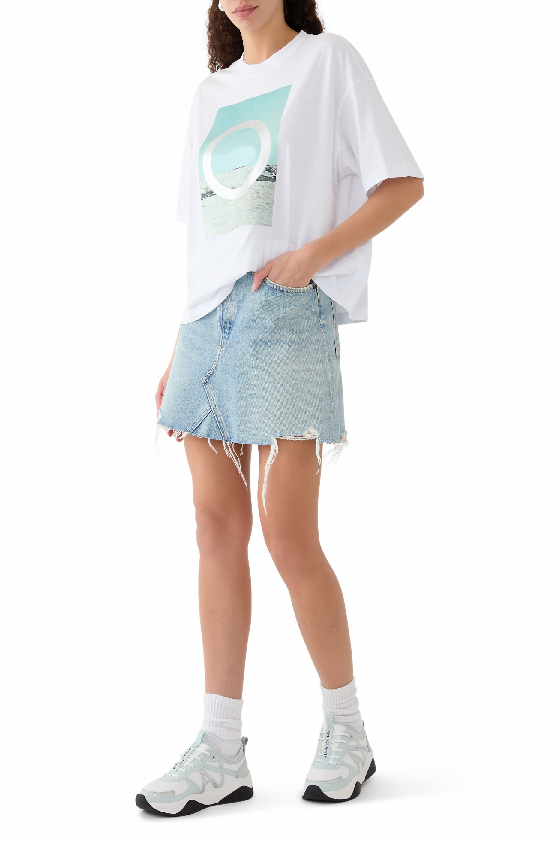 سنيكرز بتصميم سميك وشعار الماركة