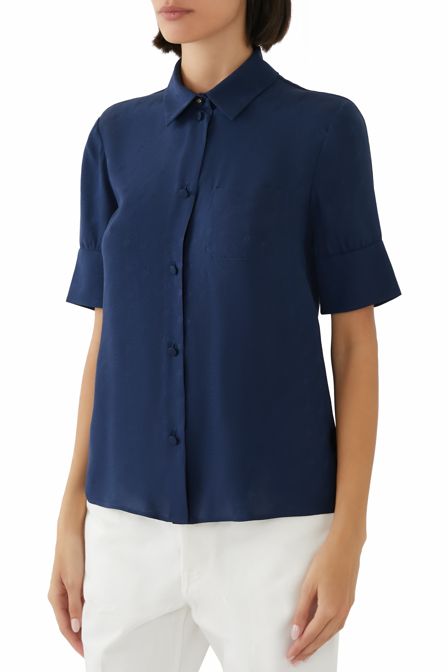 قميص بنقشة شعار الماركة وسلسلة حرير جاكار