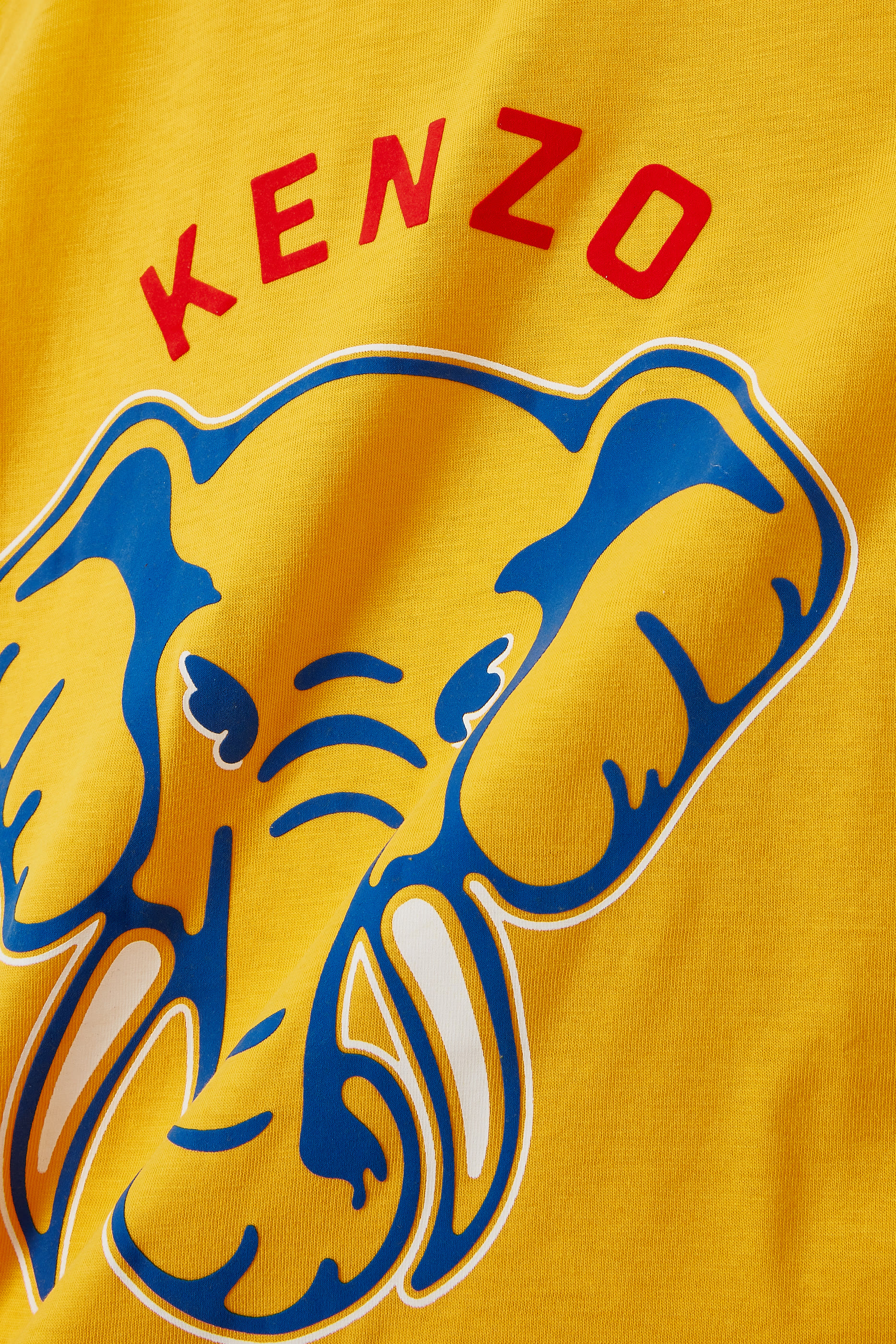 تيشيرت بشعار الماركة للأطفال