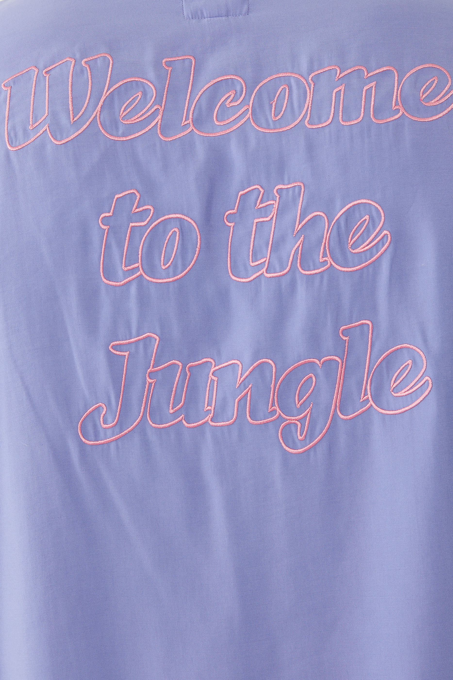 قميص بنقشة أشجار نخيل