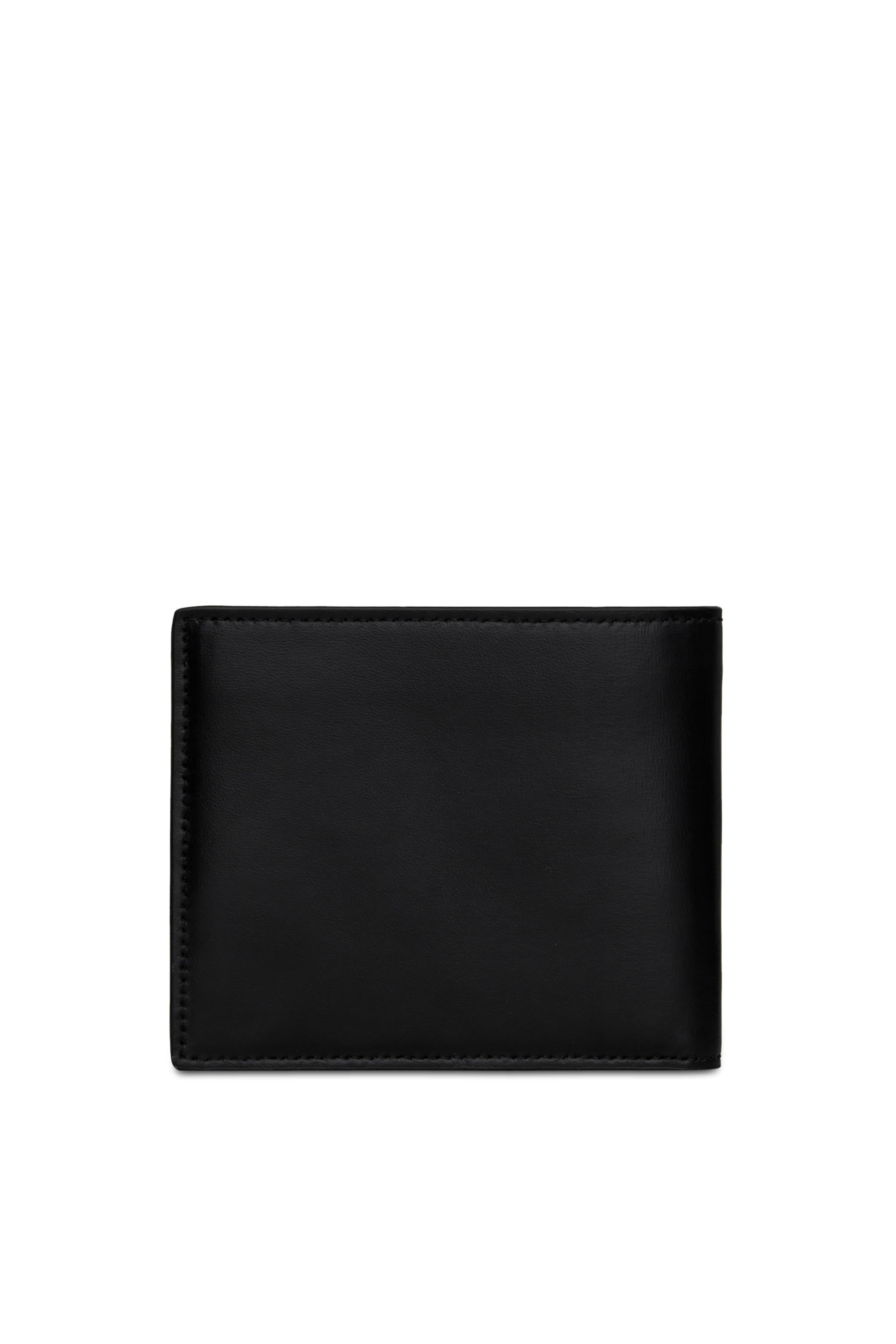 محفظة إيست ويست