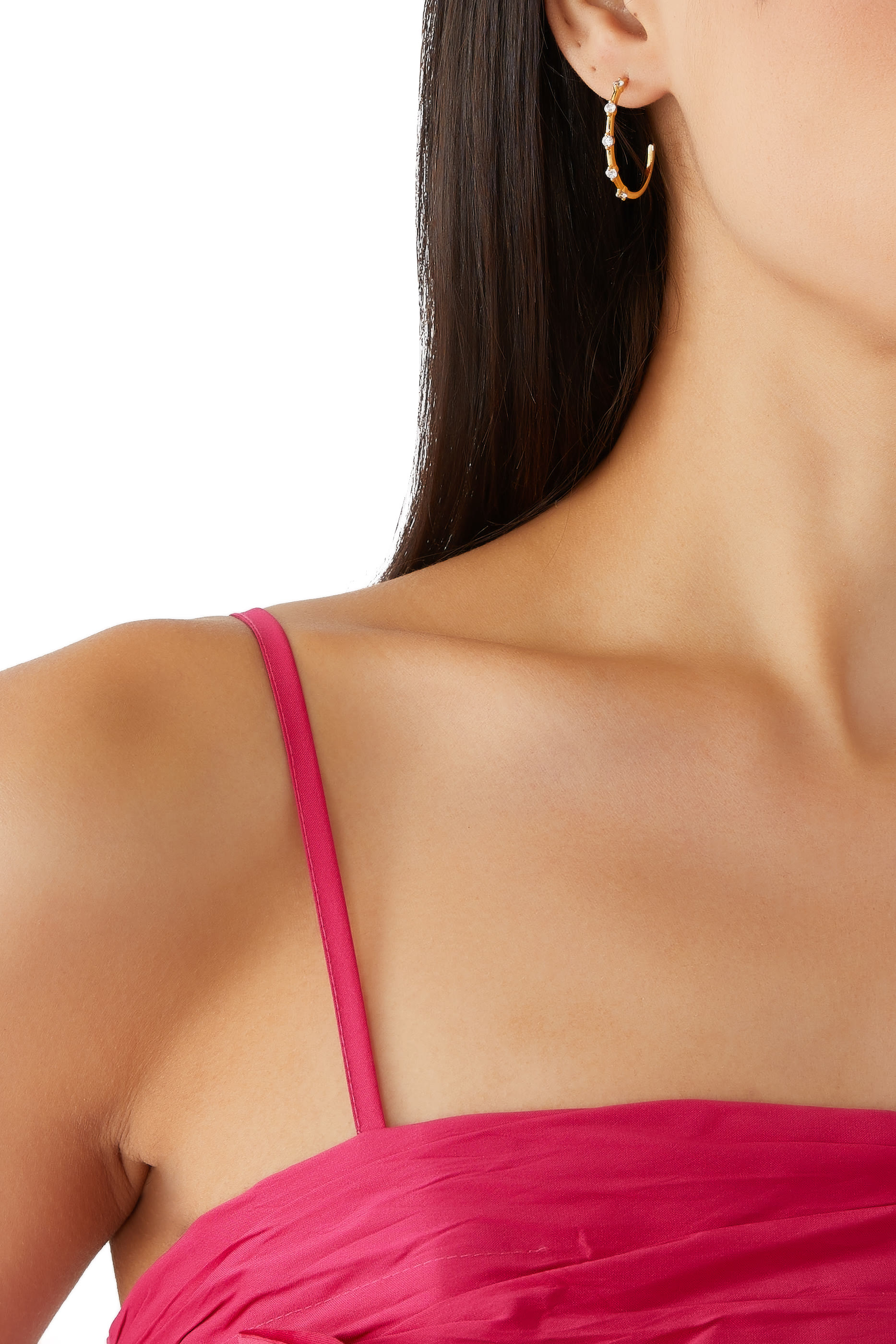 أقراط دائرية هينت اوف شيمر مرصعة بأحجار زركونيا مكعبة ولؤلؤ زجاجي، معدن مطلي ومشابك من الفولاذ الصحي