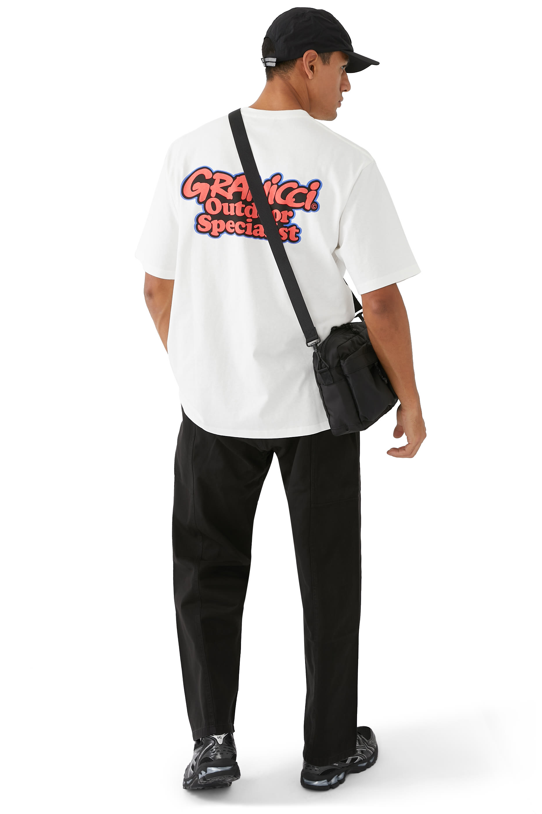 تيشيرت بطبعة شعار "Outdoor Specialist"  قطن عضوي