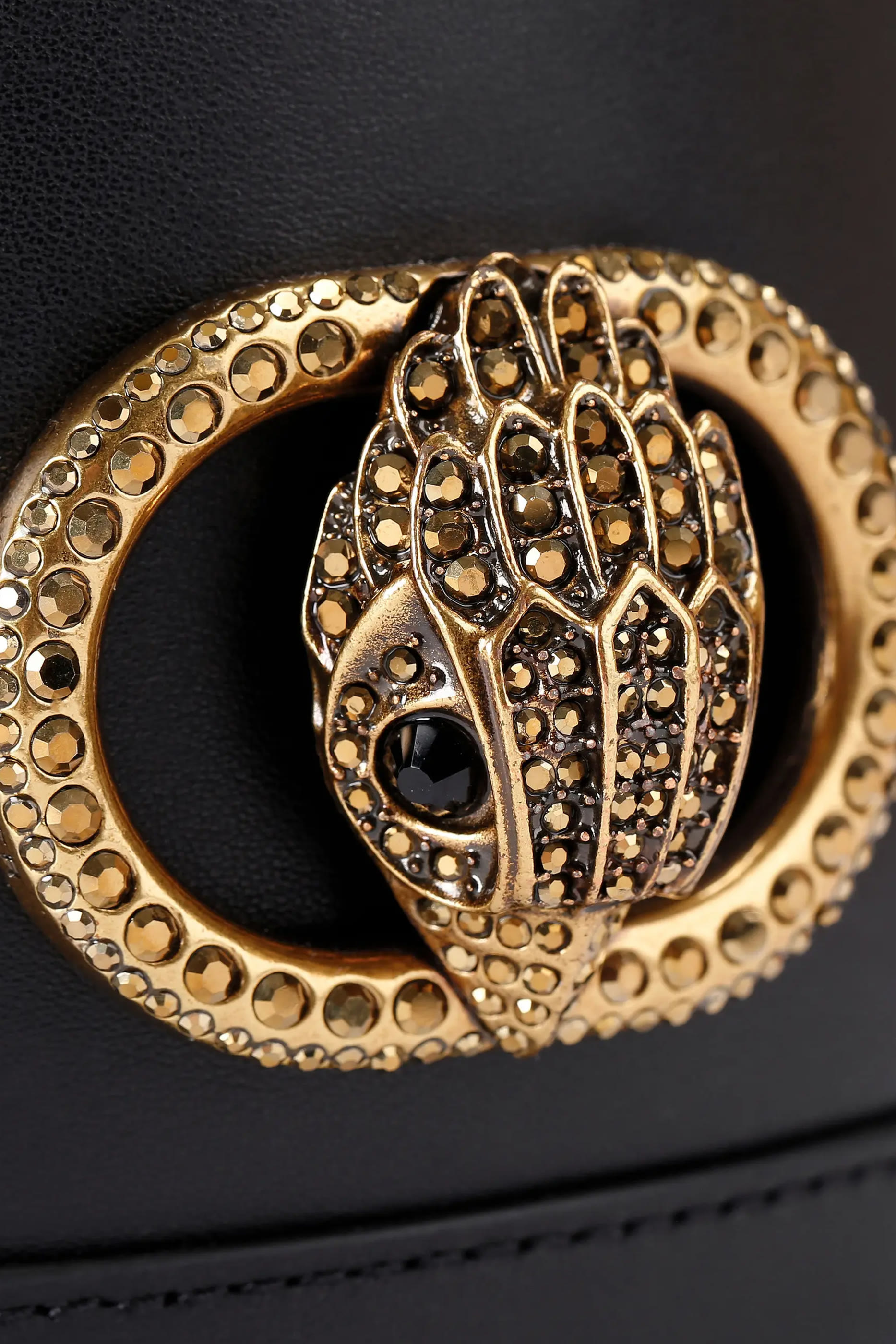 حقيبة باكيت تشيلسا مستديرة صغيرة