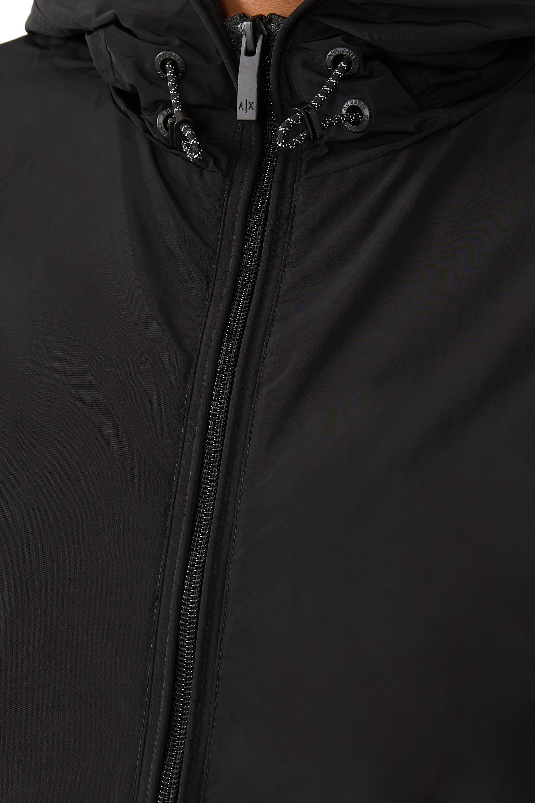 جاكيت بغطاء رأس وجيوب