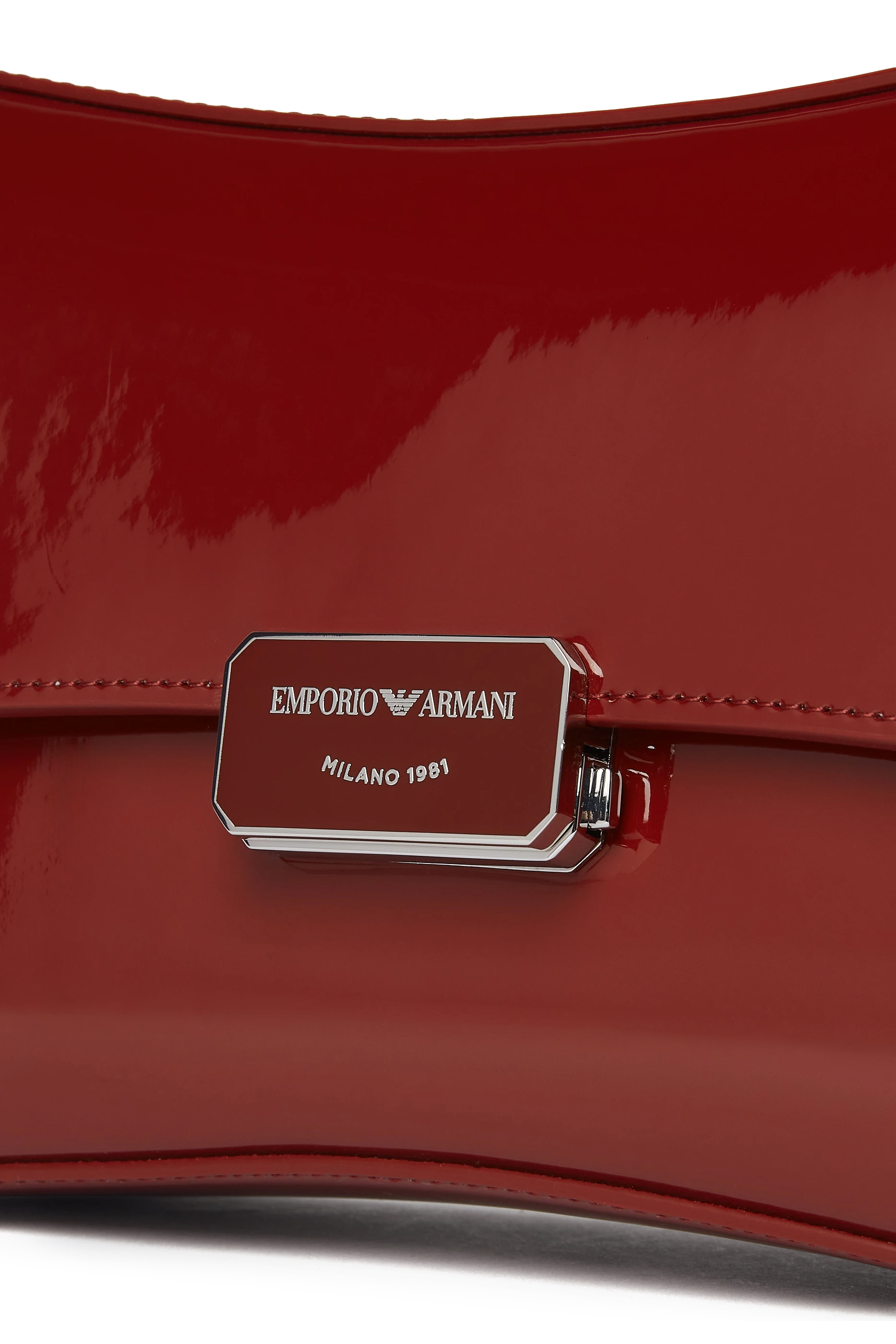 حقيبة كتف بلمسة لامعة