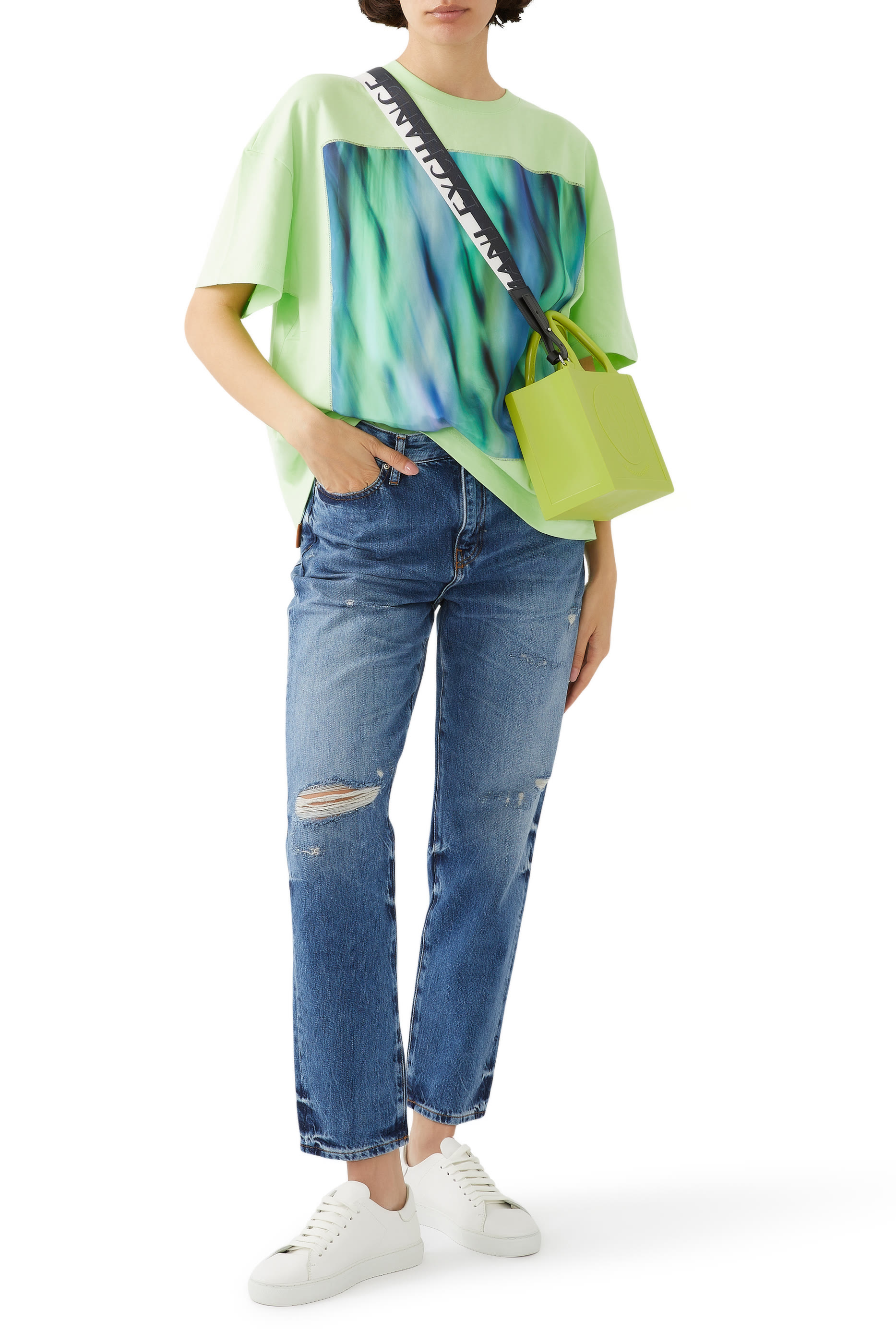 بنطال جينز بويفريند بقصة قصيرة بخمسة جيوب