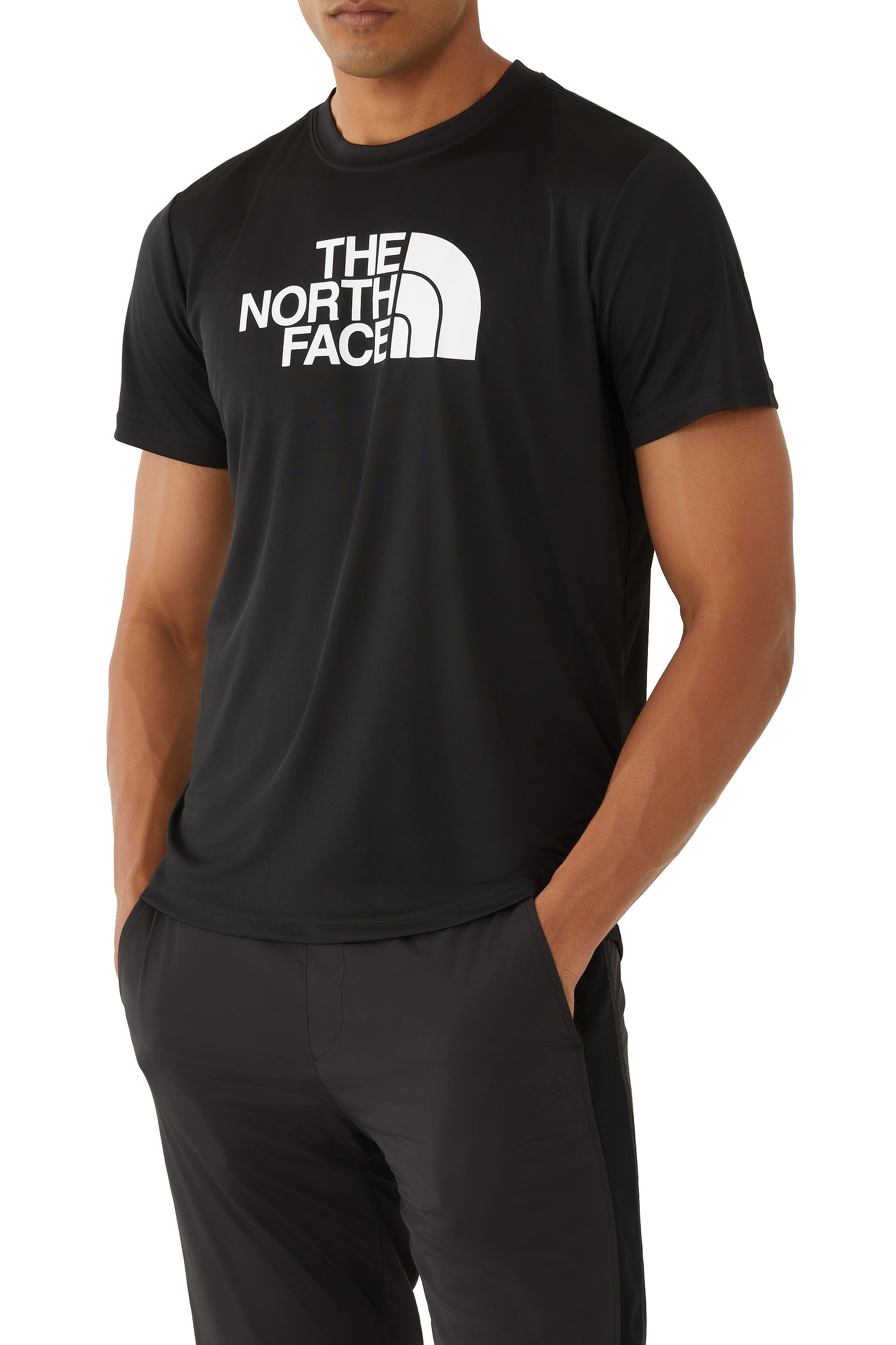 تيشيرت بطبعات شعار الماركة