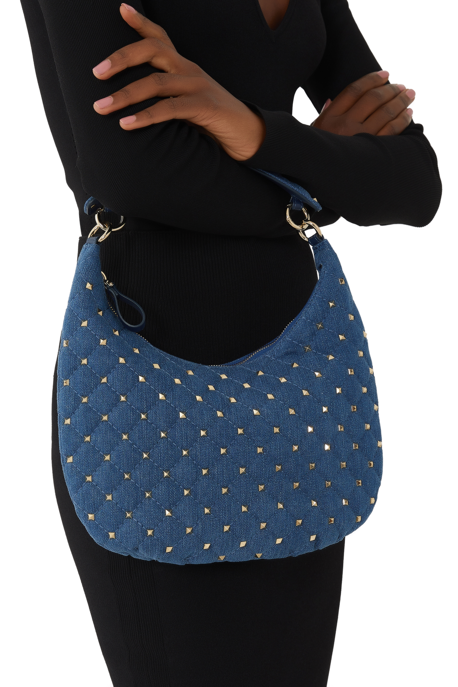 حقيبة هوبو صغيرة بحلي هرمية