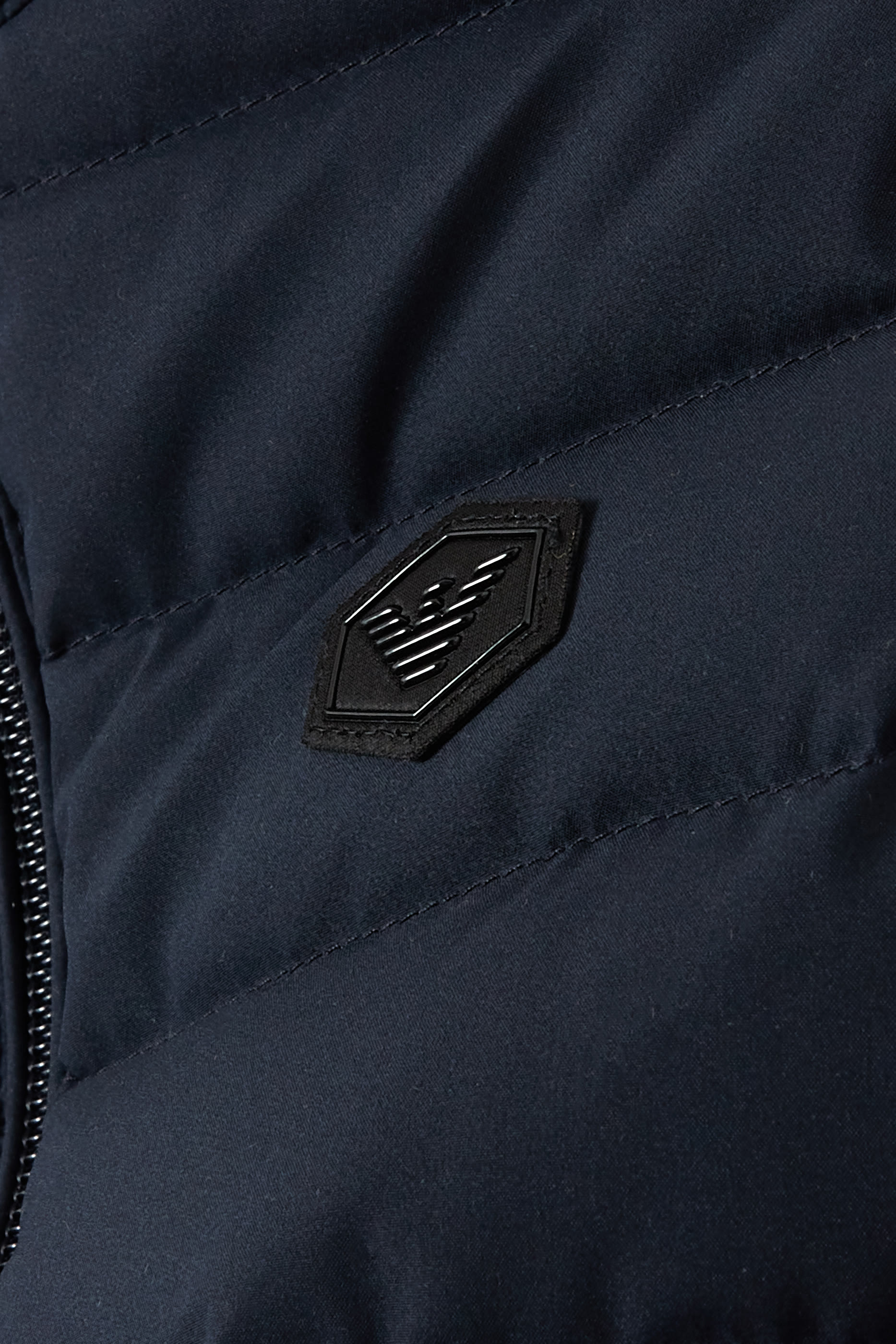 فيست مبطن بشعار الماركة للأطفال