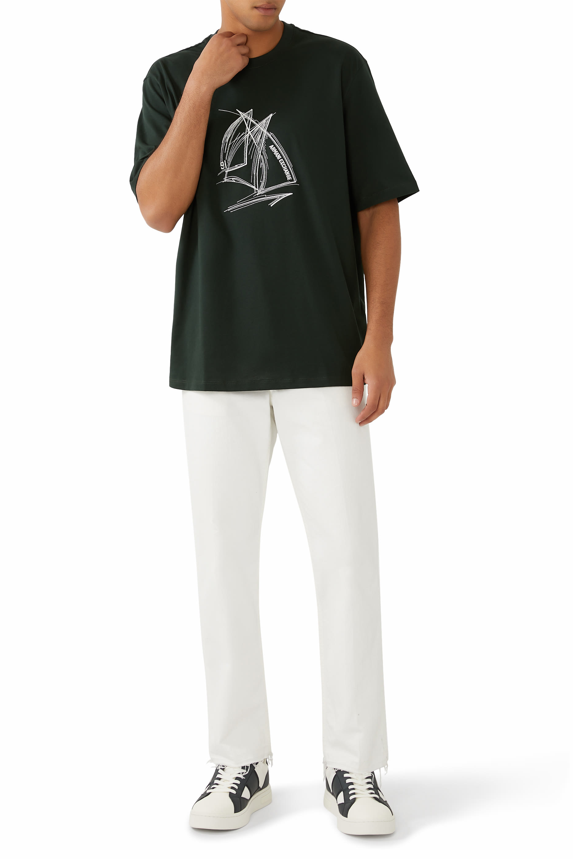 تيشيرت بأكمام قصيرة