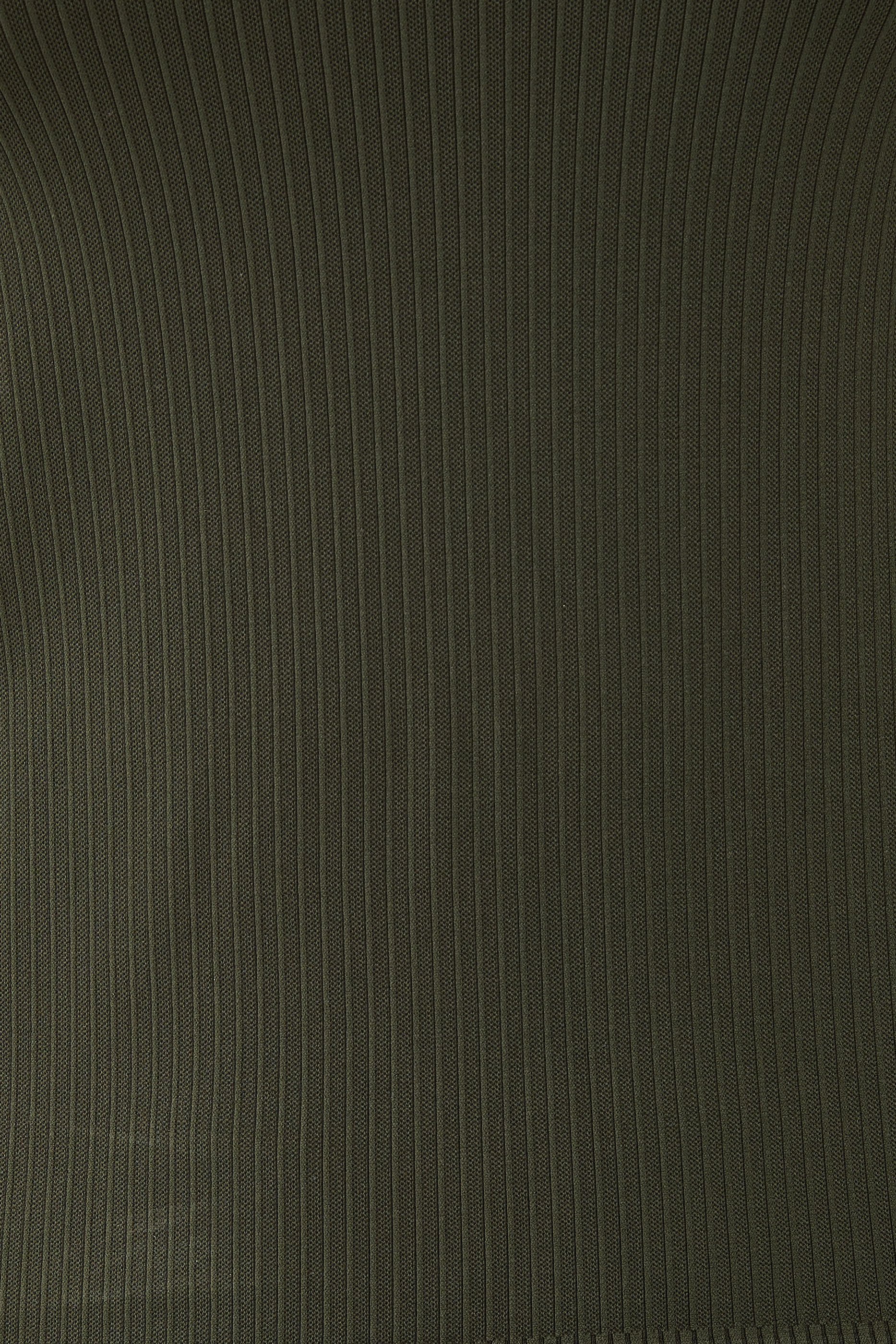 بلوزة أساسية بأكمام طويلة