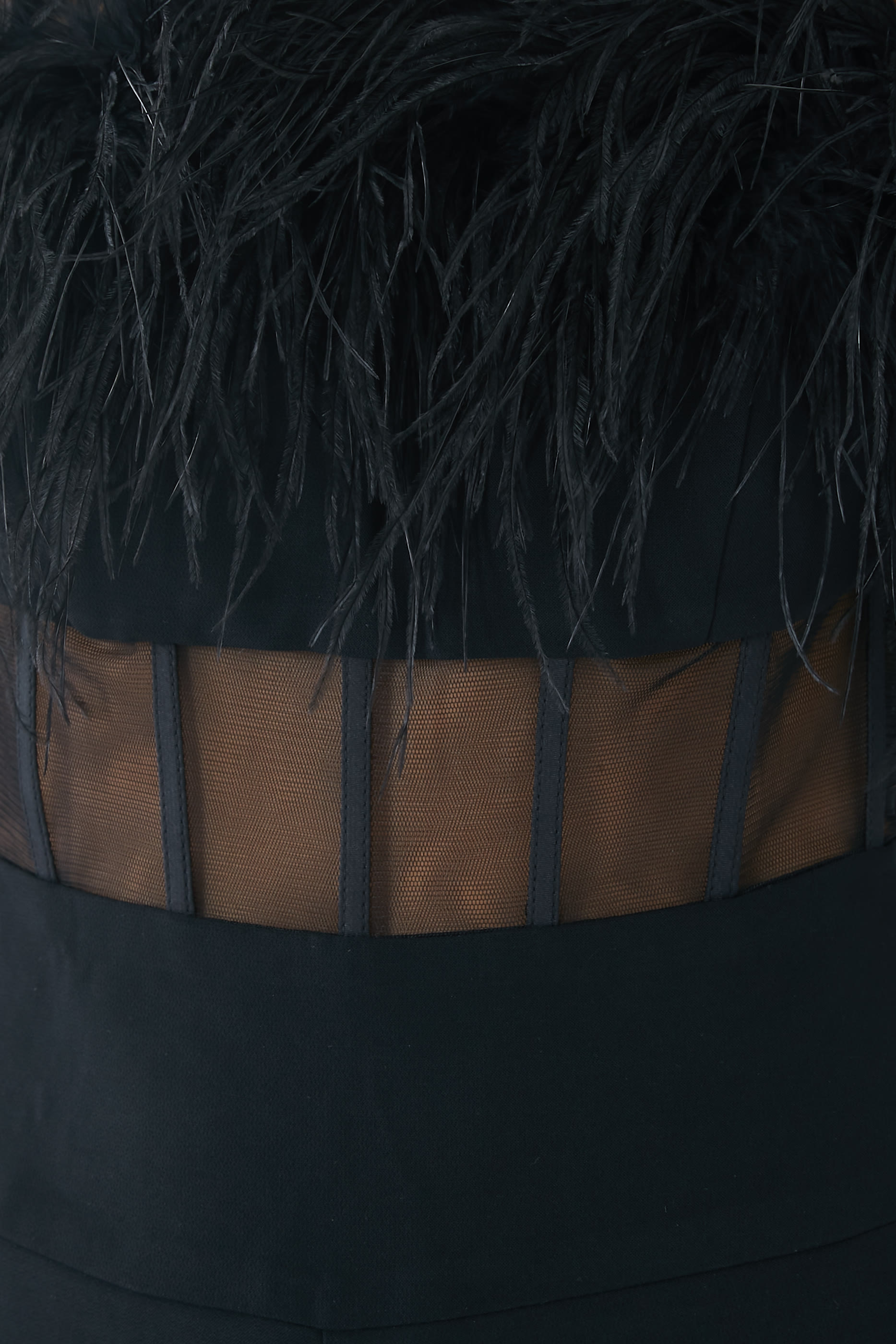 جمبسوت بنمط مشد مزين بالريش